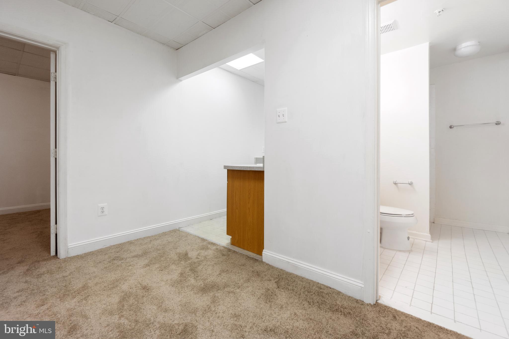 RIVER HILL - Residential Lease