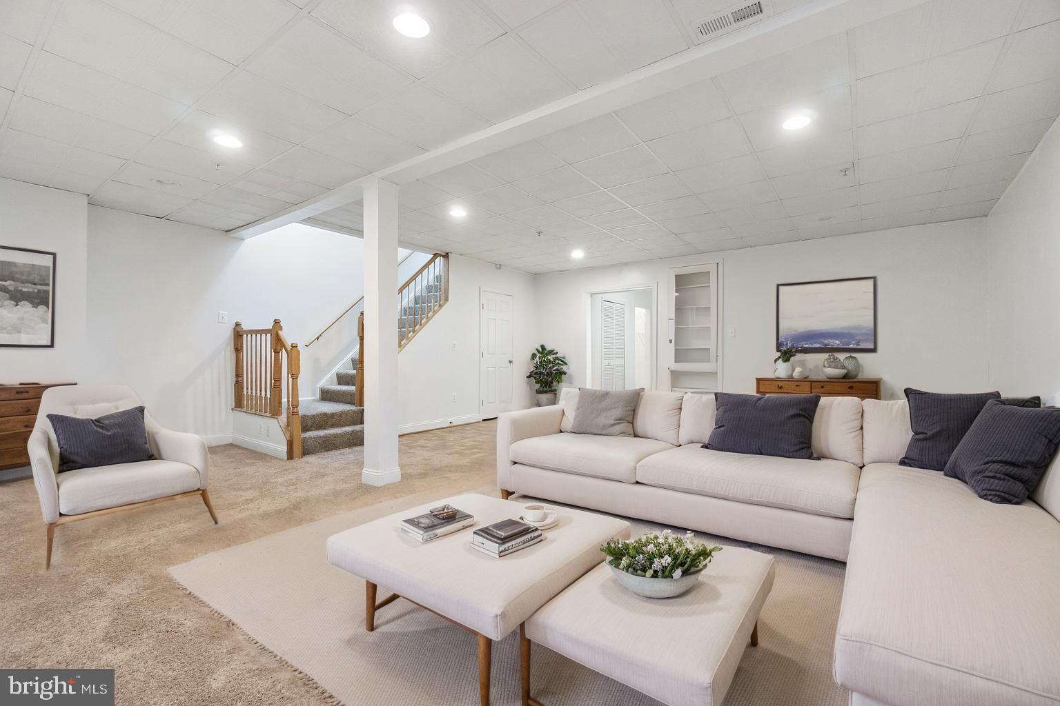 RIVER HILL - Residential Lease