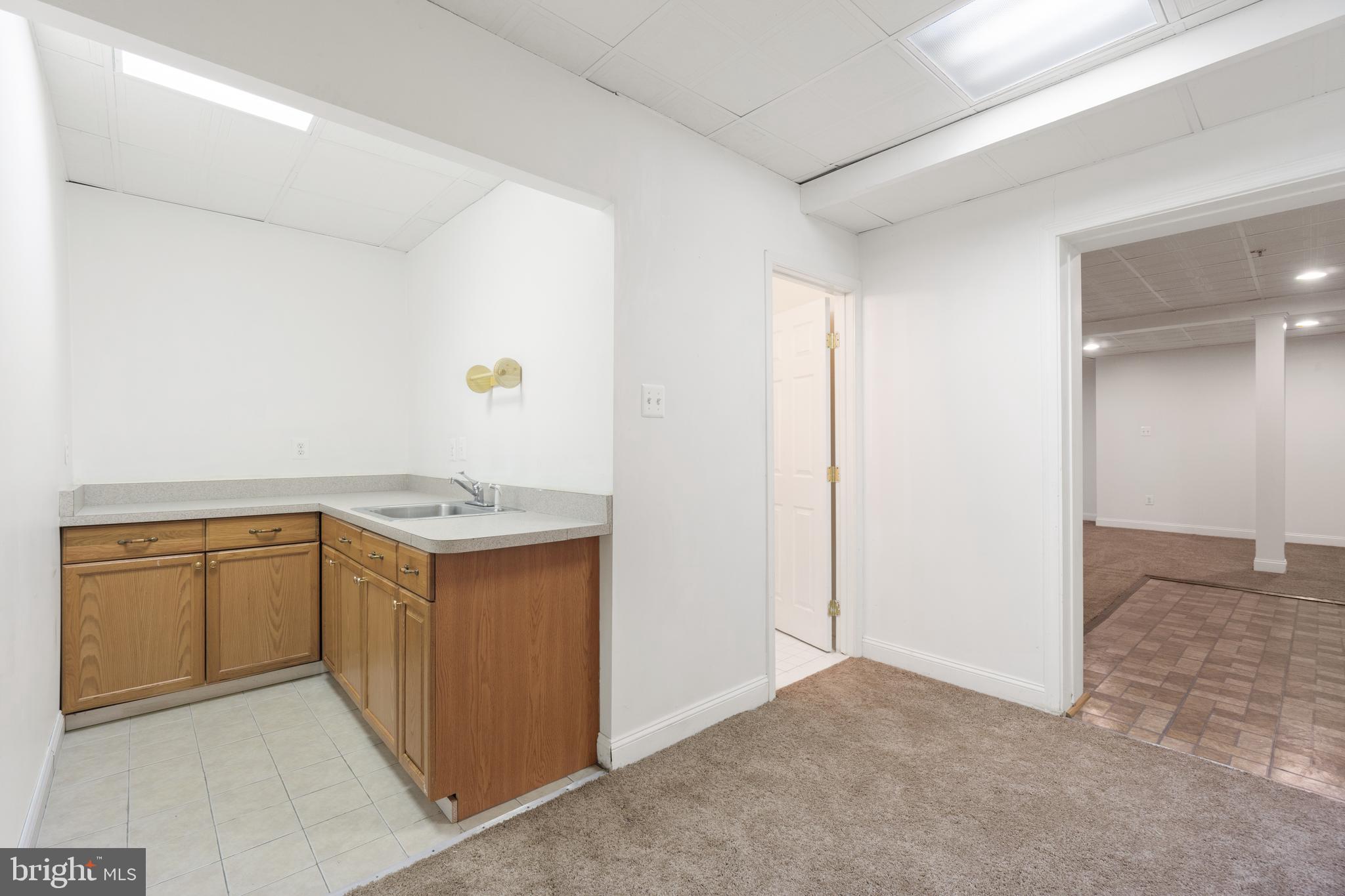 RIVER HILL - Residential Lease