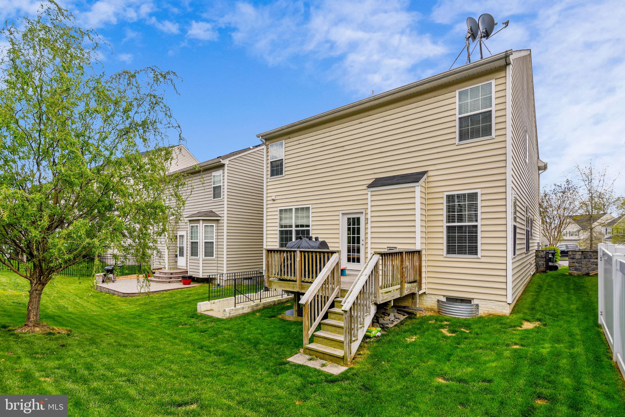 EAGLES POINTE - Residential