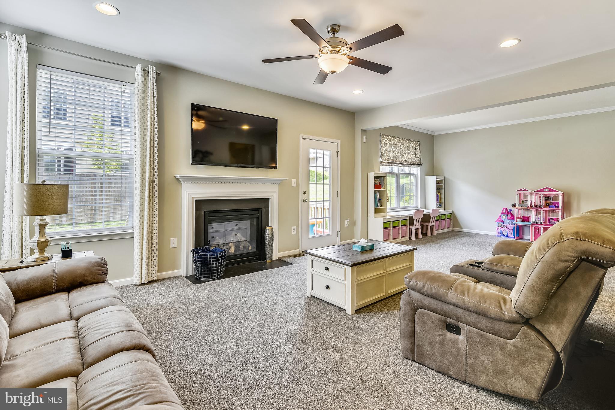 EAGLES POINTE - Residential