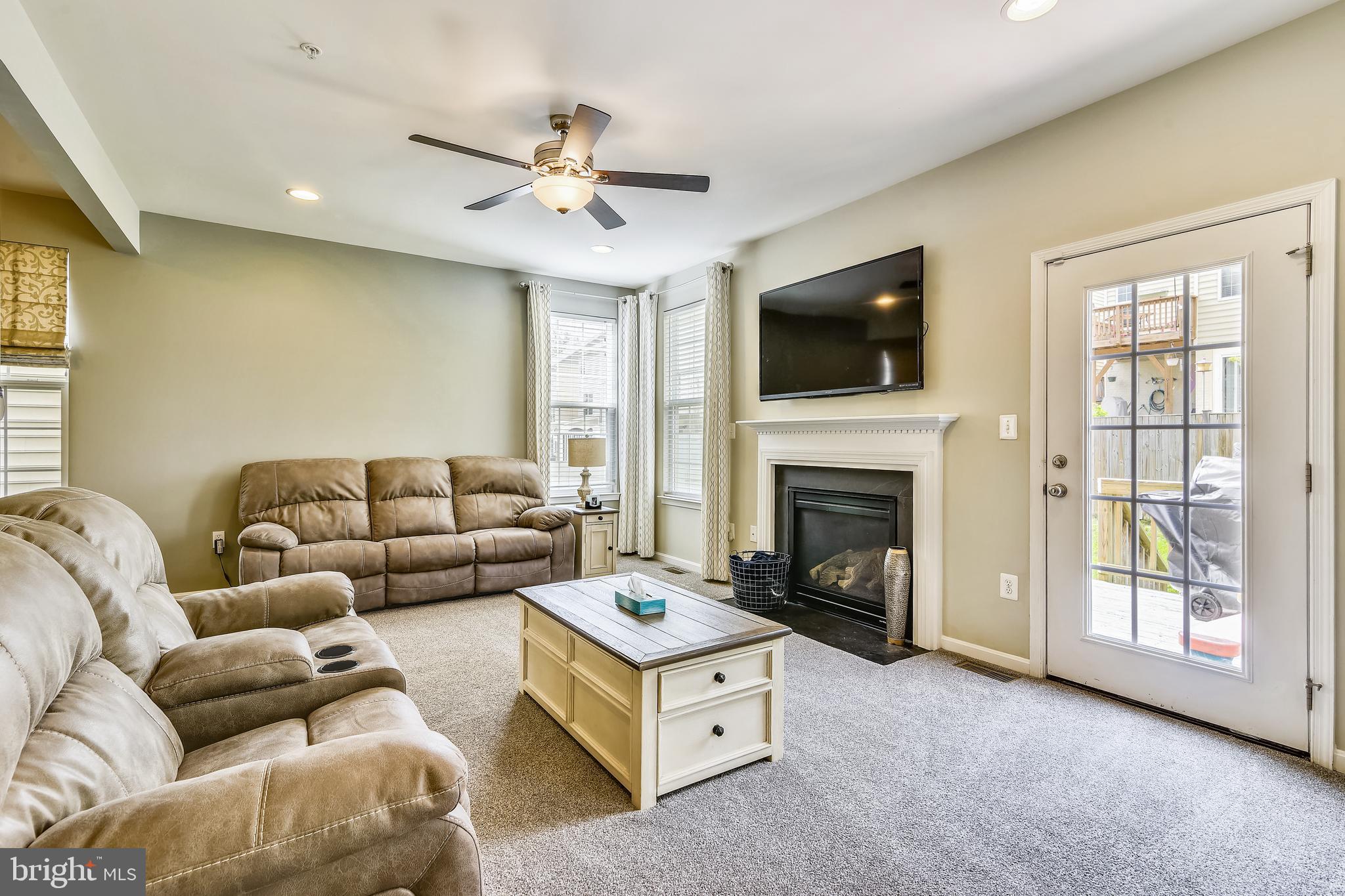 EAGLES POINTE - Residential