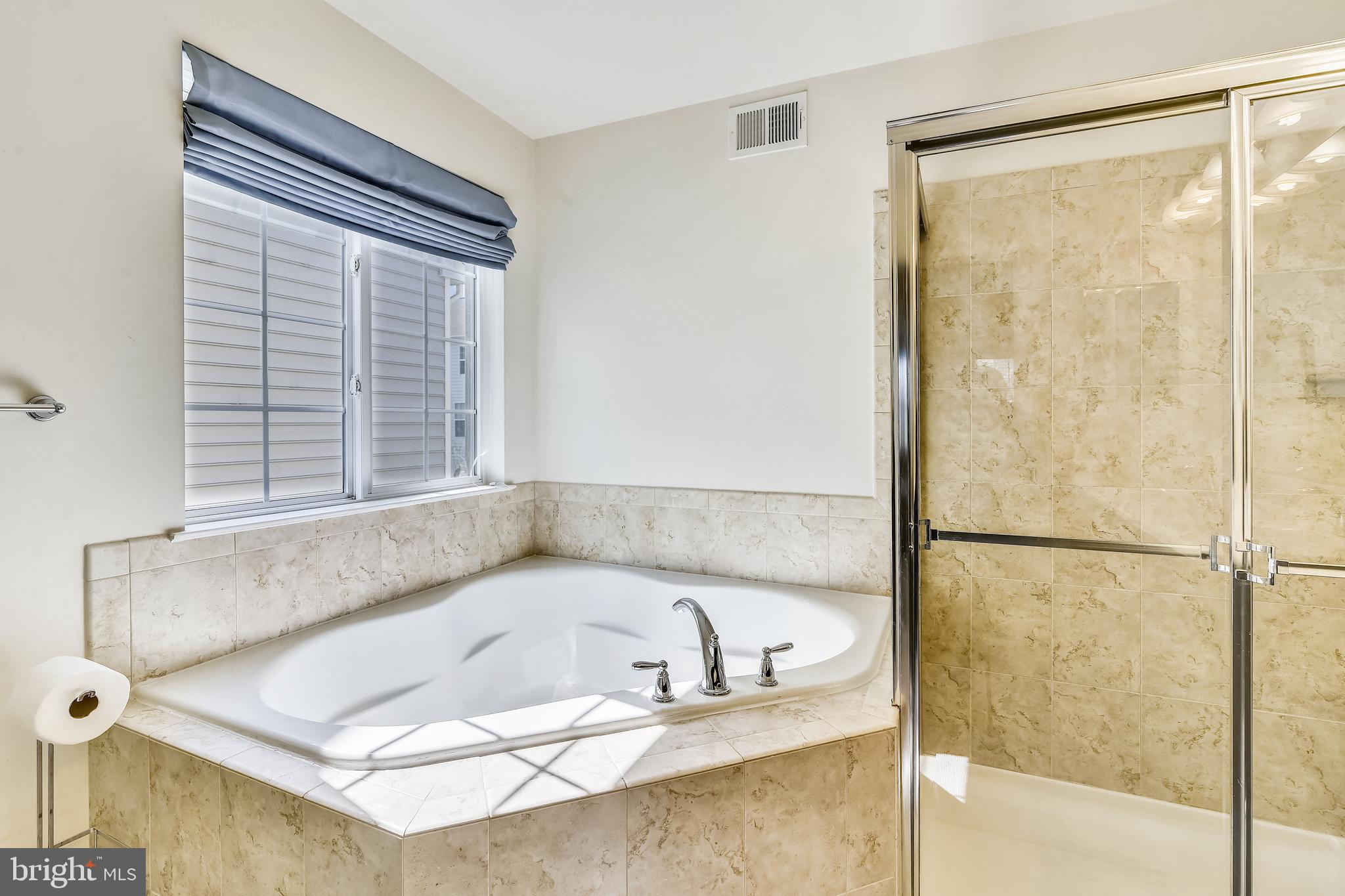 EAGLES POINTE - Residential