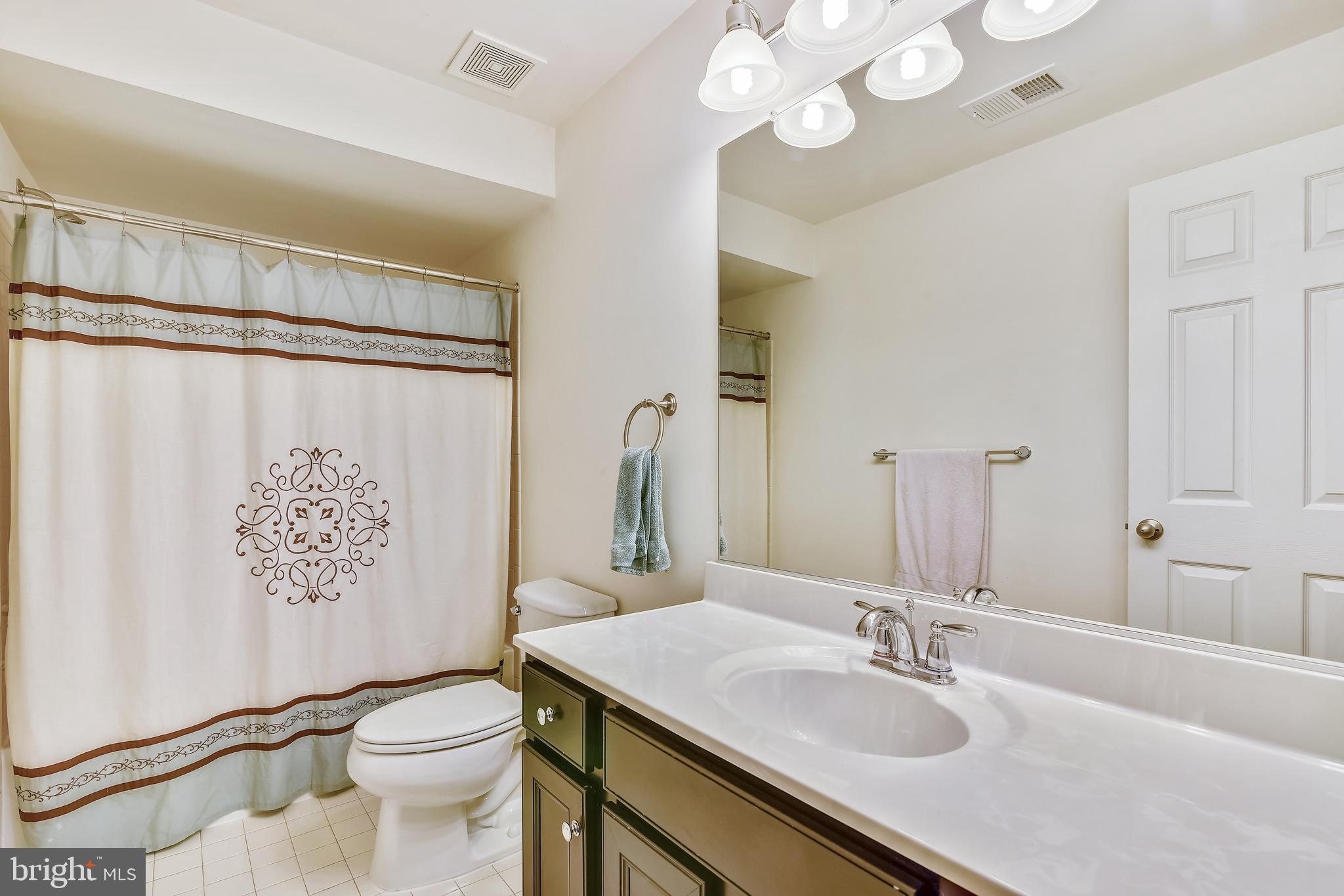 EAGLES POINTE - Residential