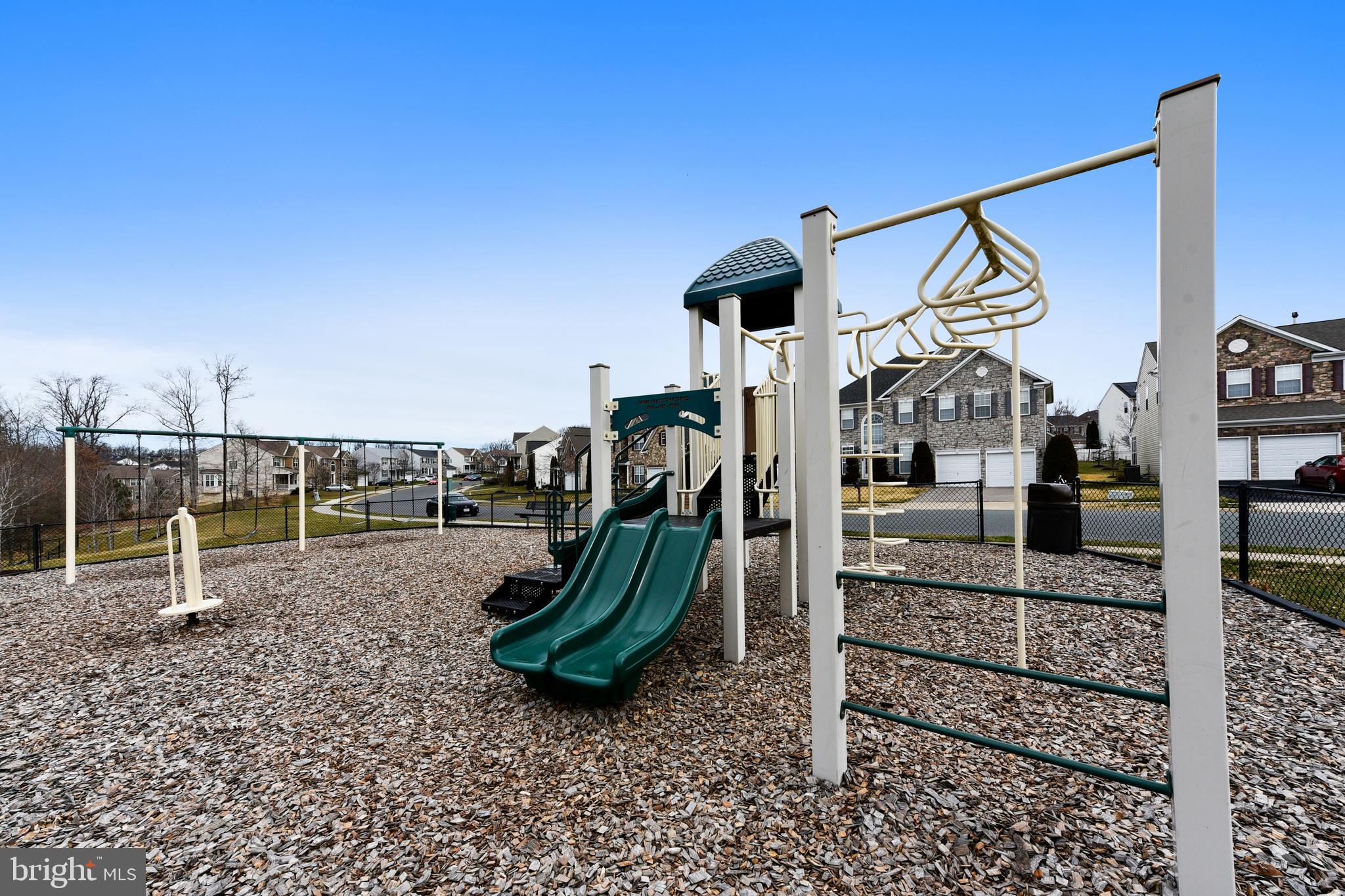 EAGLES POINTE - Residential