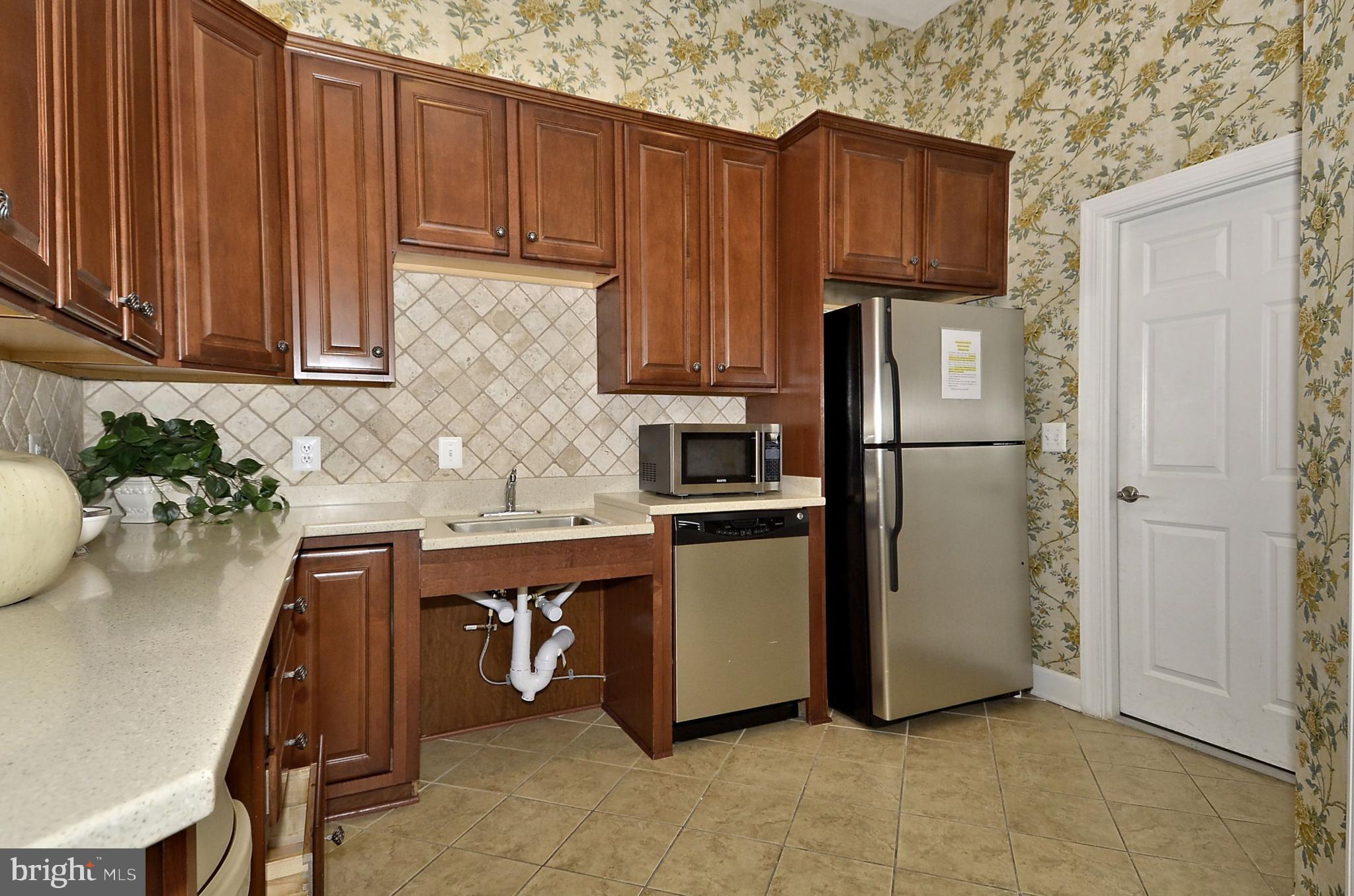 EAGLES POINTE - Residential