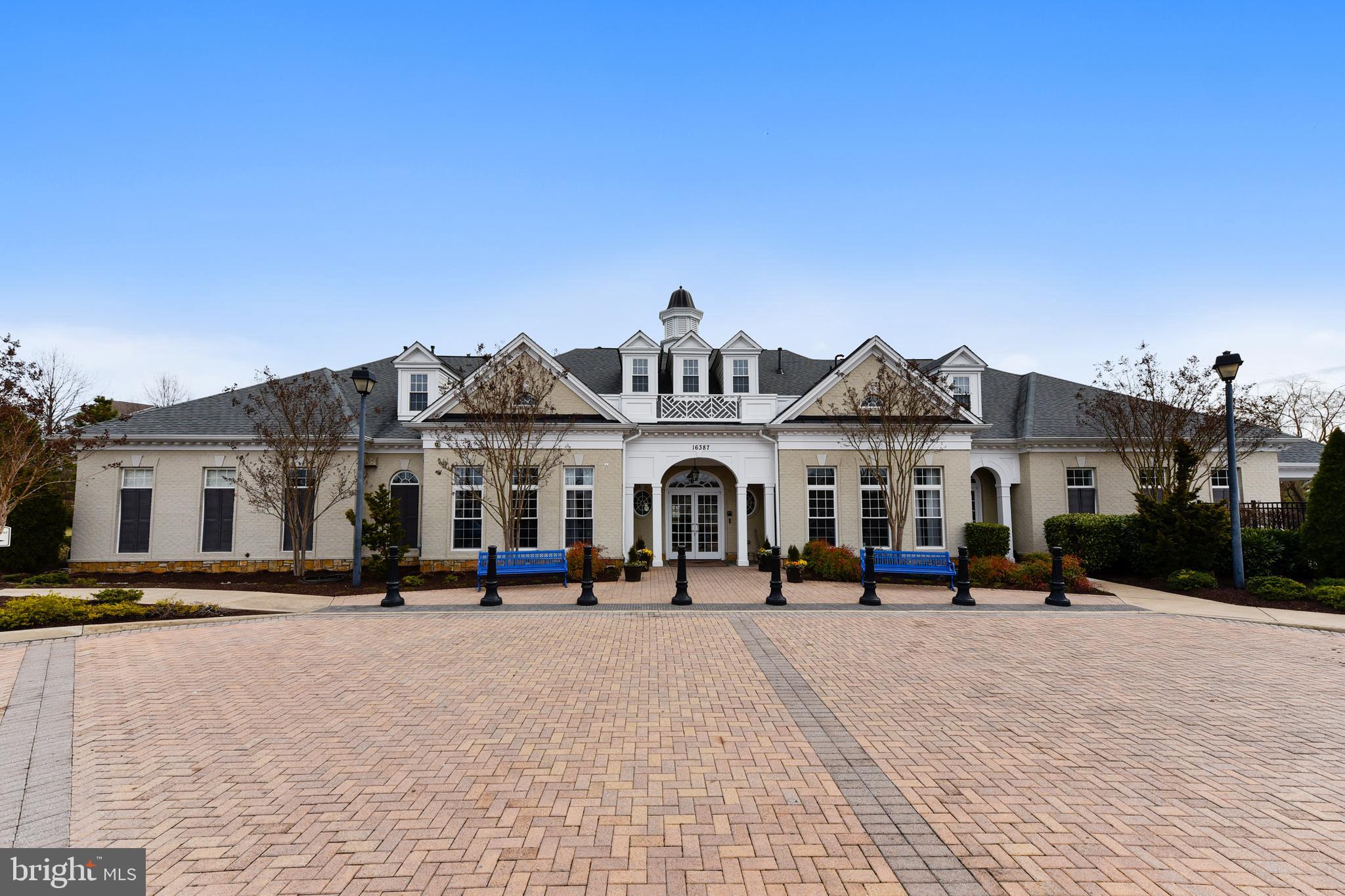 EAGLES POINTE - Residential