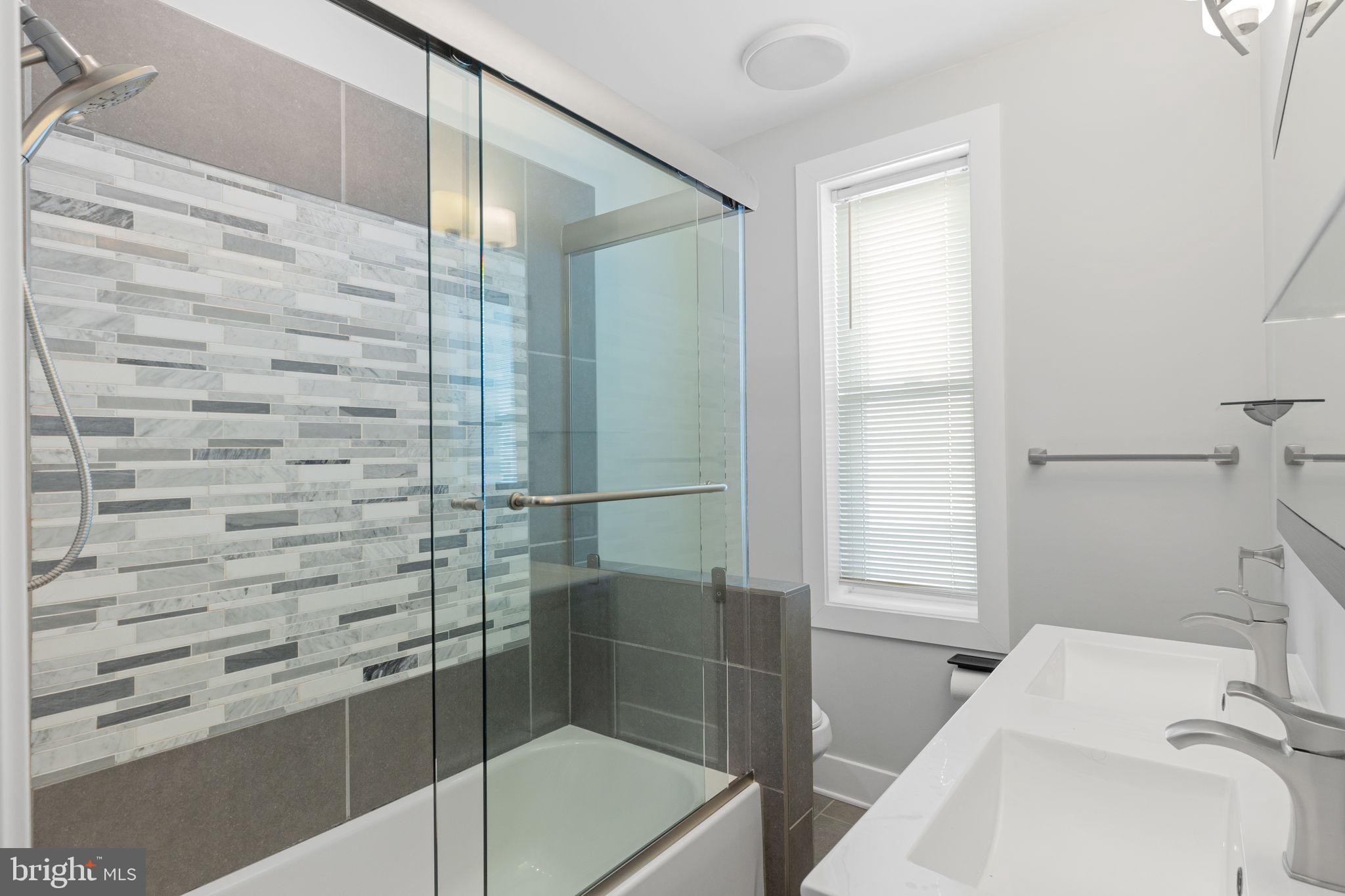 GRADUATE HOSPITAL - Residential Lease