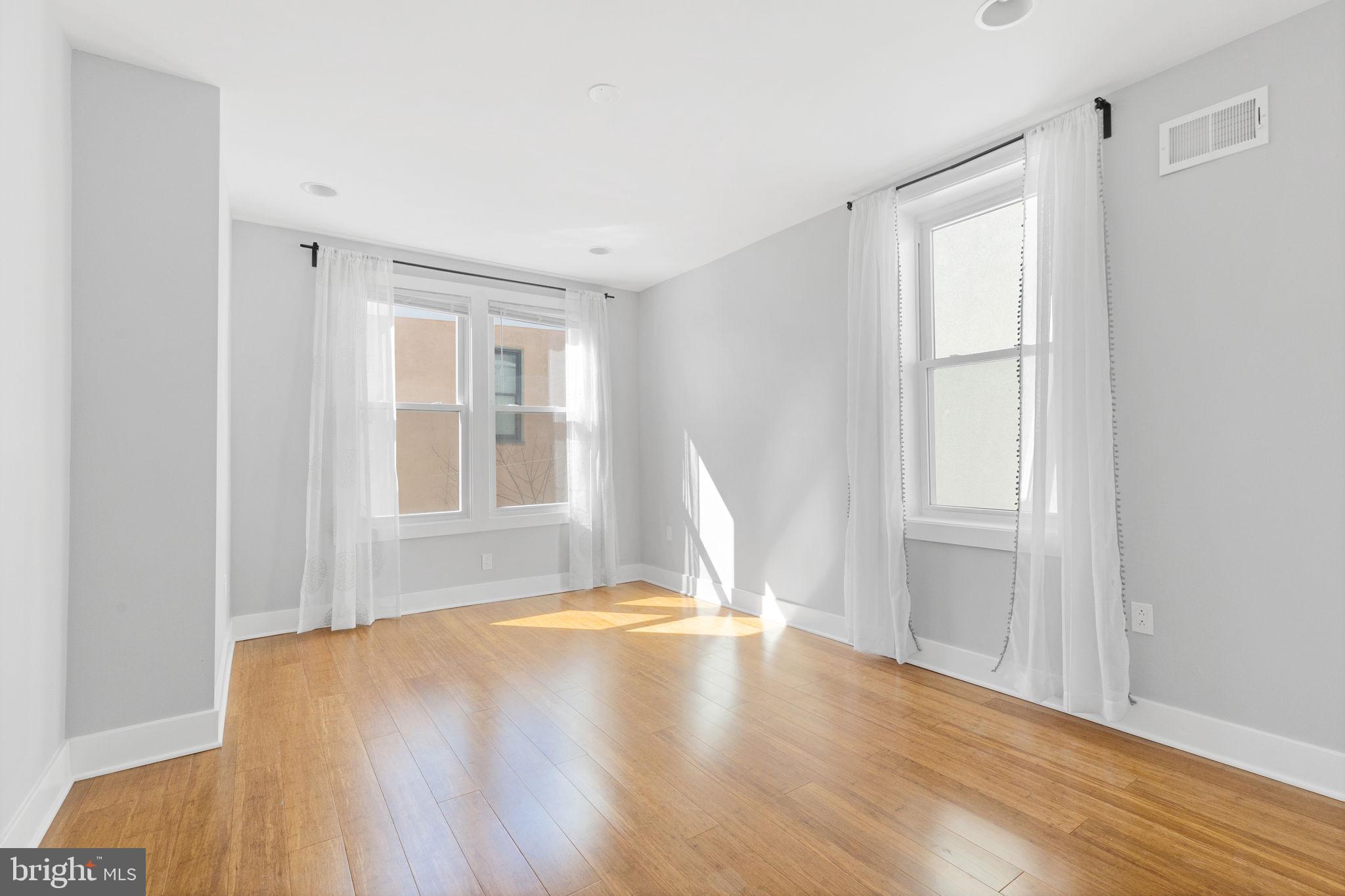 GRADUATE HOSPITAL - Residential Lease