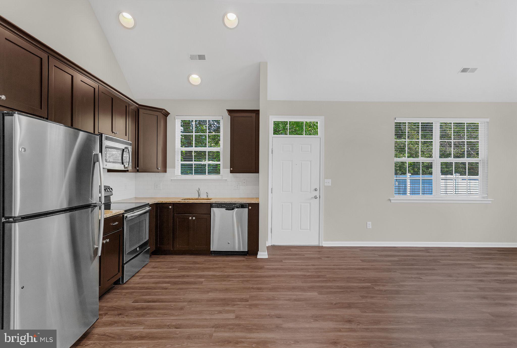 CREEKSIDE AT BLUE BELL - Residential Lease