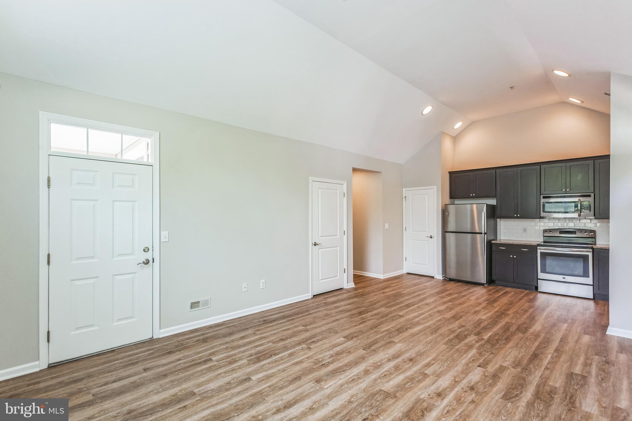 CREEKSIDE AT BLUE BELL - Residential Lease