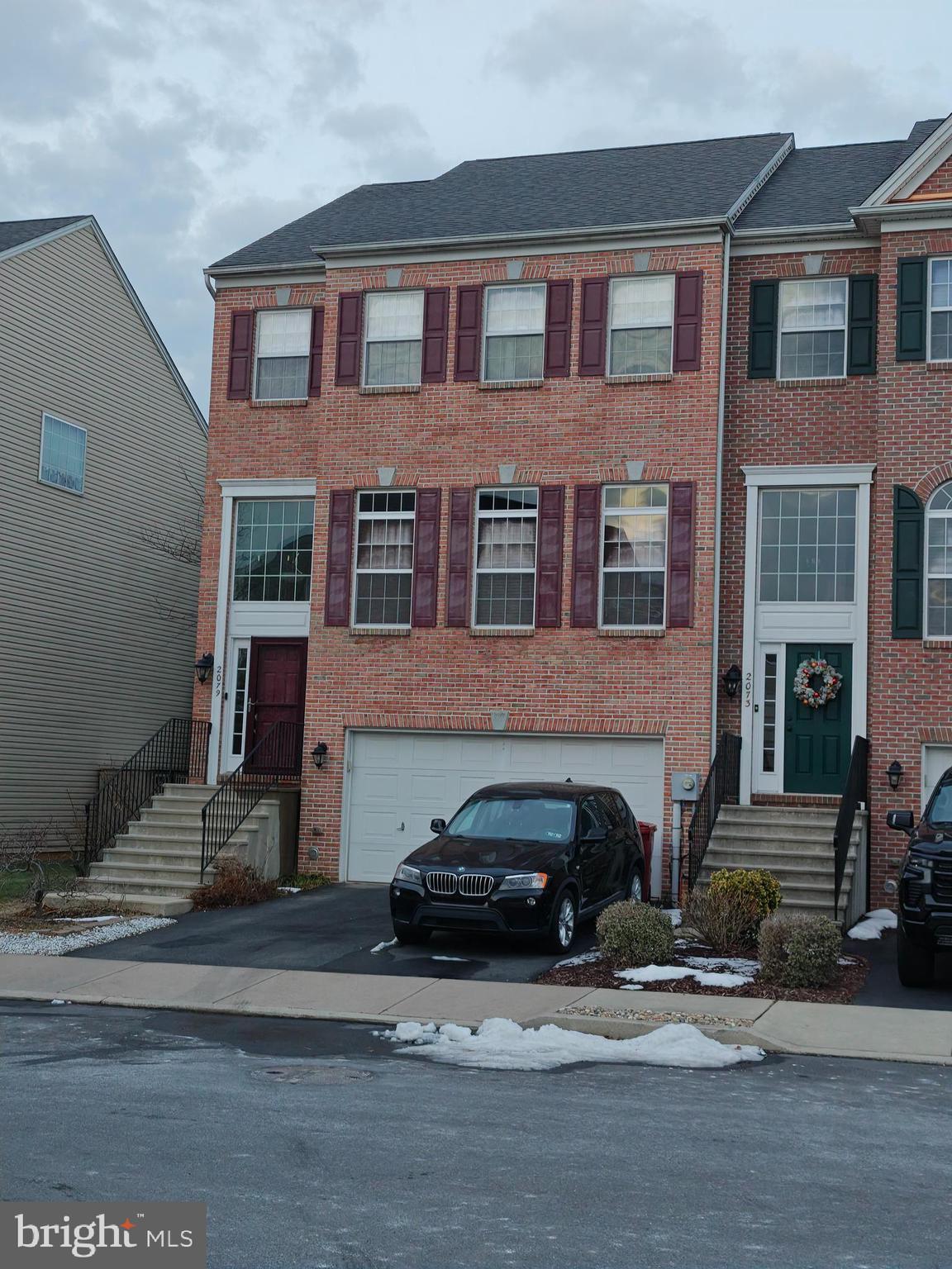 2079 HUNTINGTON LANE