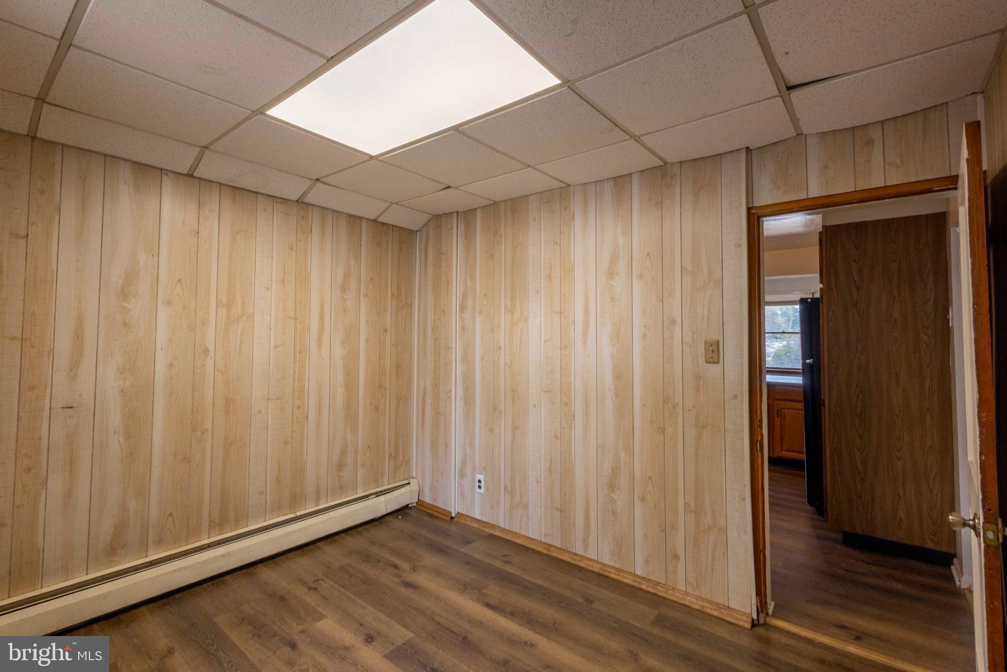 ESSEX - Residential Lease