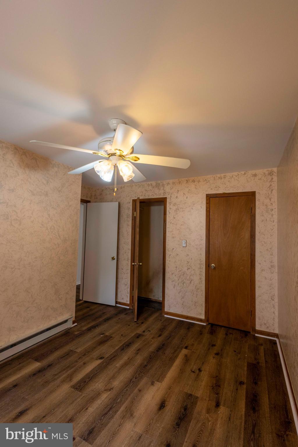 ESSEX - Residential Lease