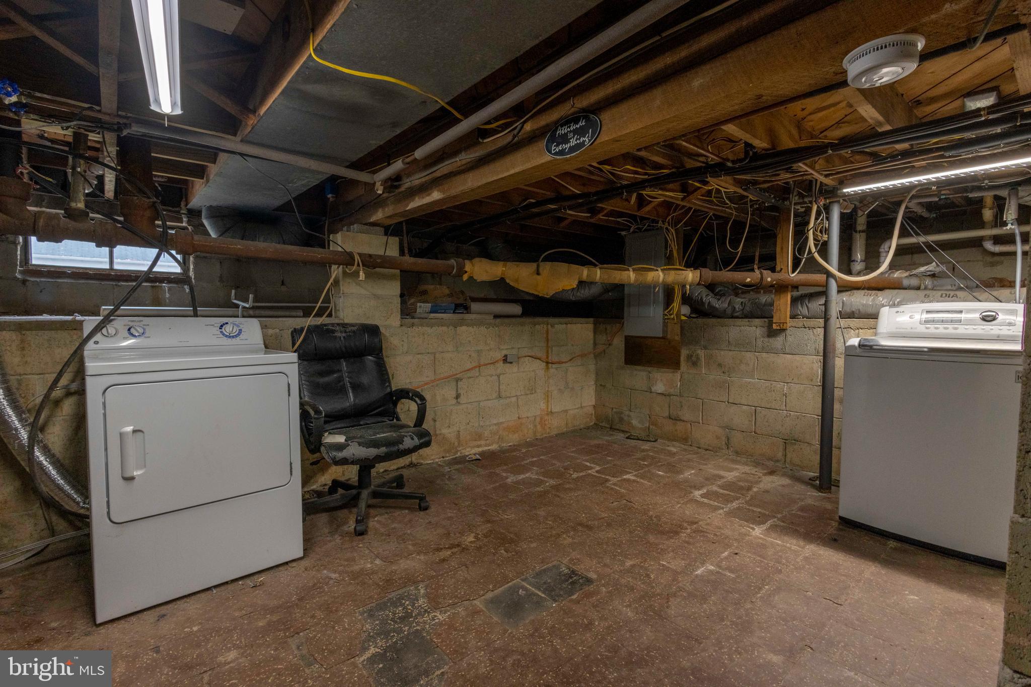 ESSEX - Residential Lease