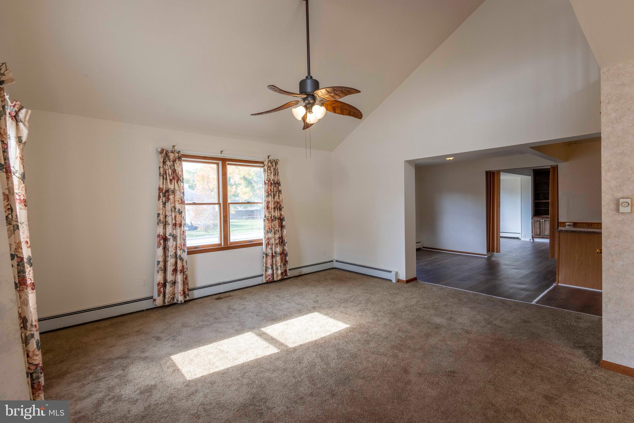 ESSEX - Residential Lease