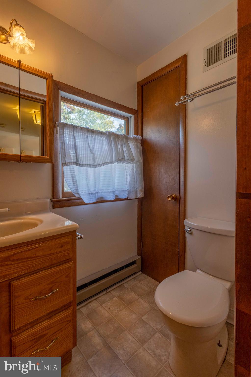 ESSEX - Residential Lease