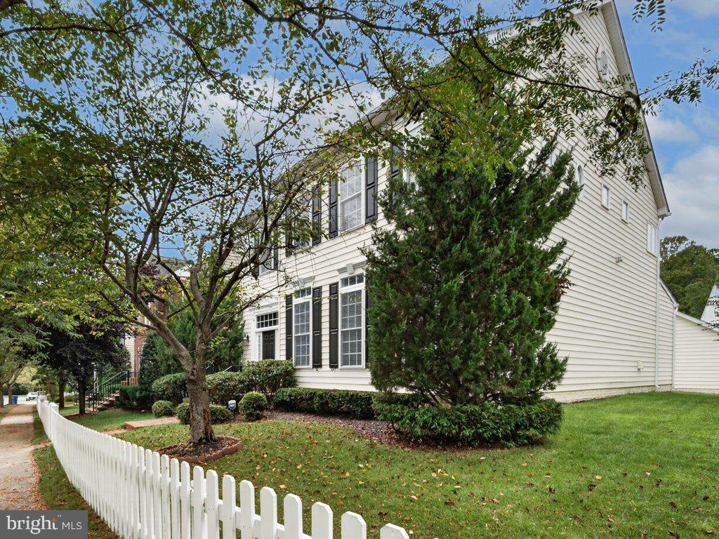 12107 MAGNOLIA PARK PLACE