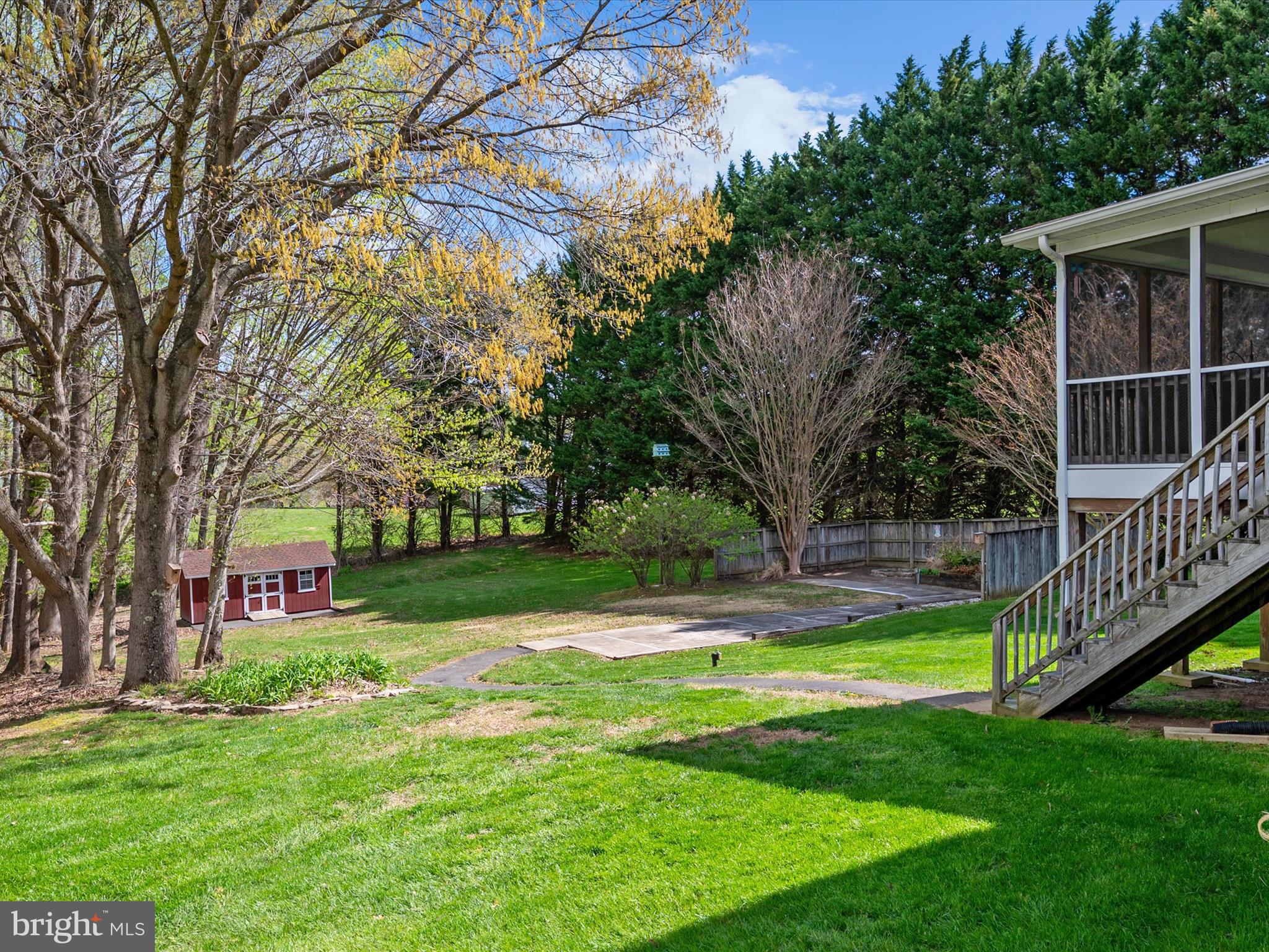 BAY COUNTRY - Residential