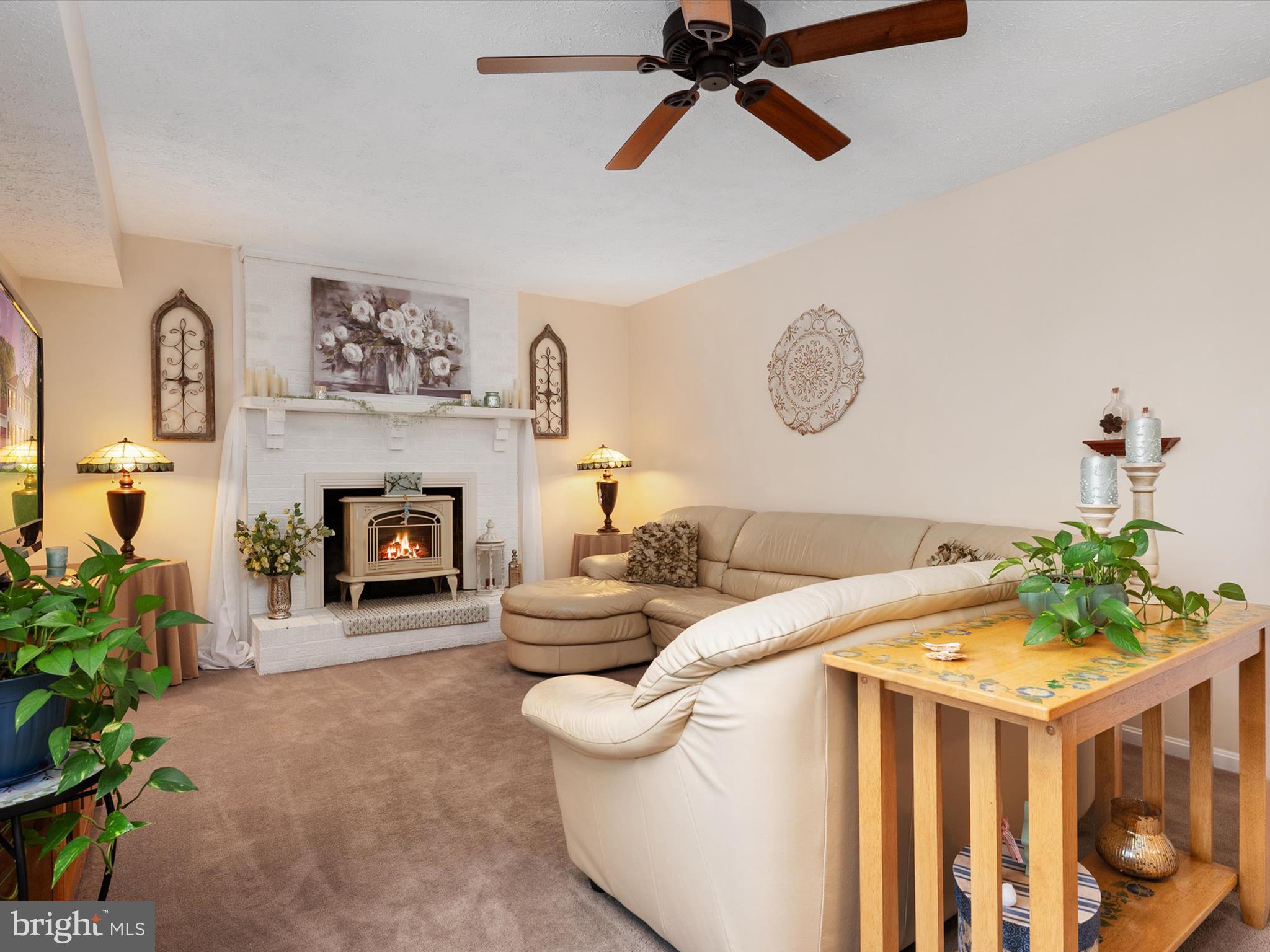 BAY COUNTRY - Residential