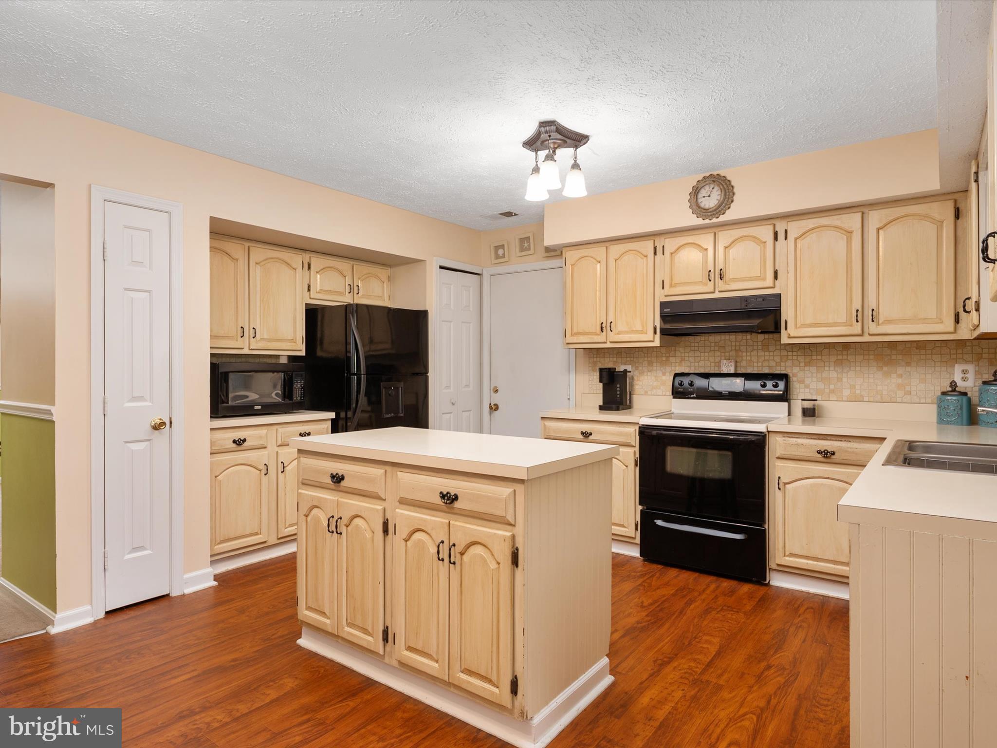 BAY COUNTRY - Residential