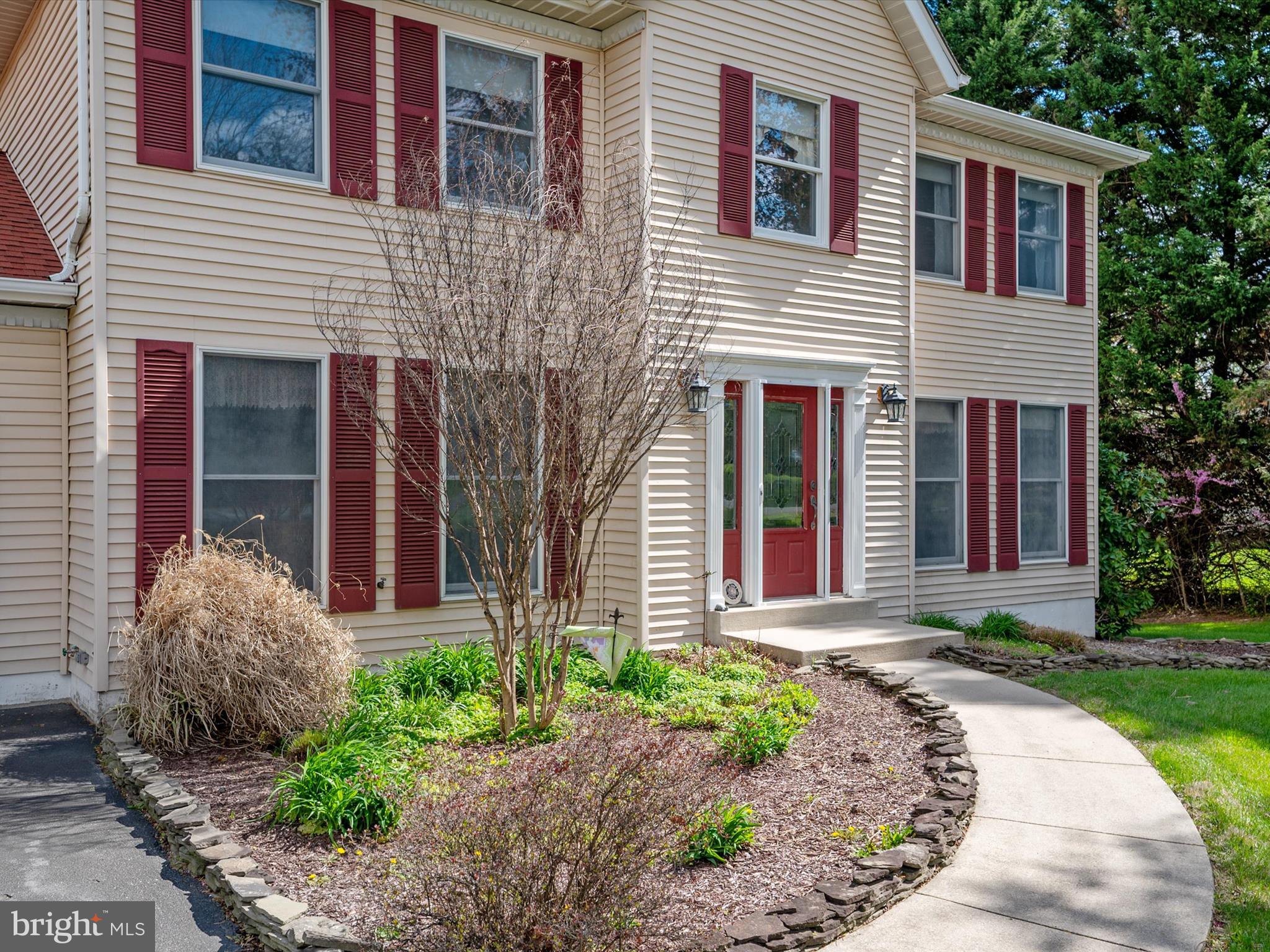 BAY COUNTRY - Residential