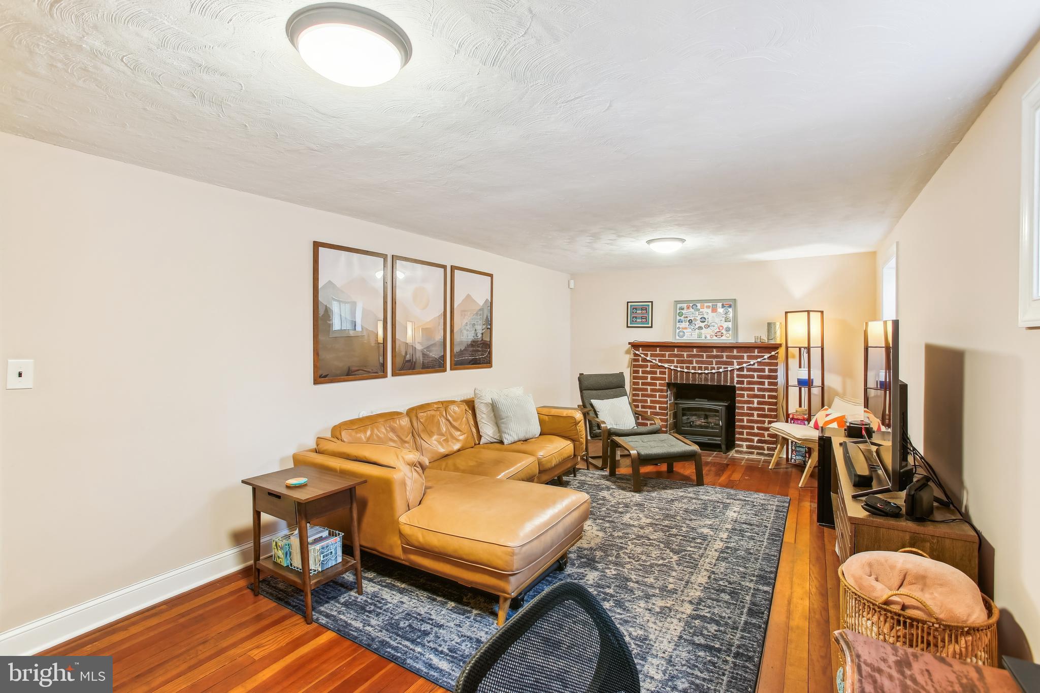3909 17TH STREET NE