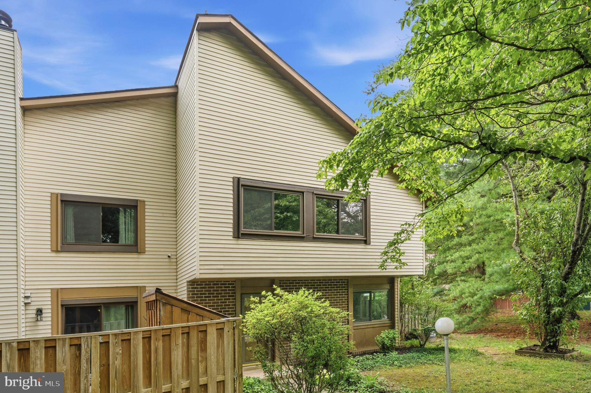 5699 SUMMER OAK WAY