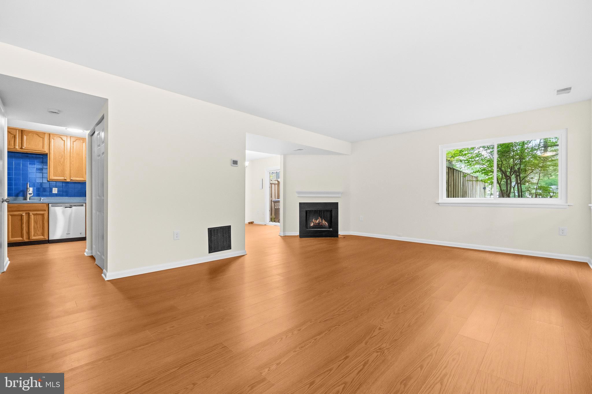 5699 SUMMER OAK WAY