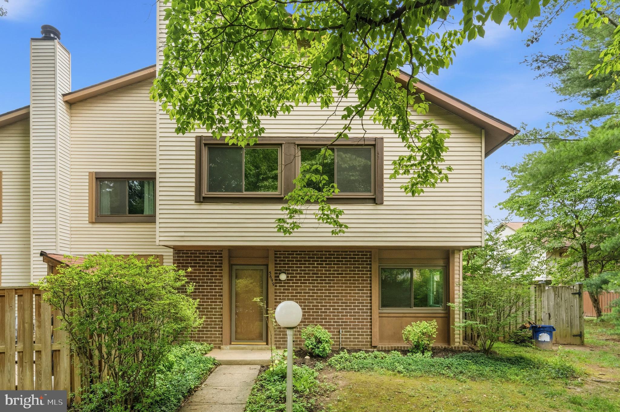 5699 SUMMER OAK WAY