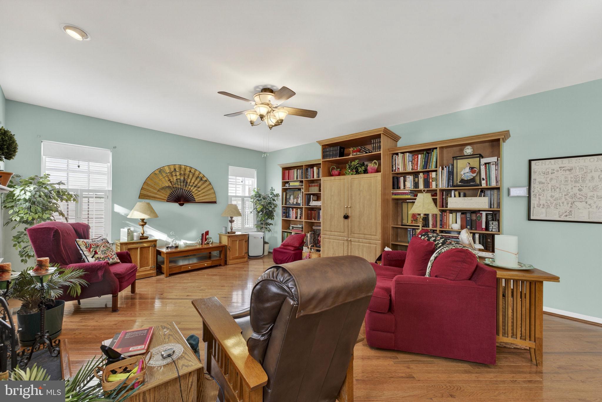 BROAD RUN OAKS - Residential