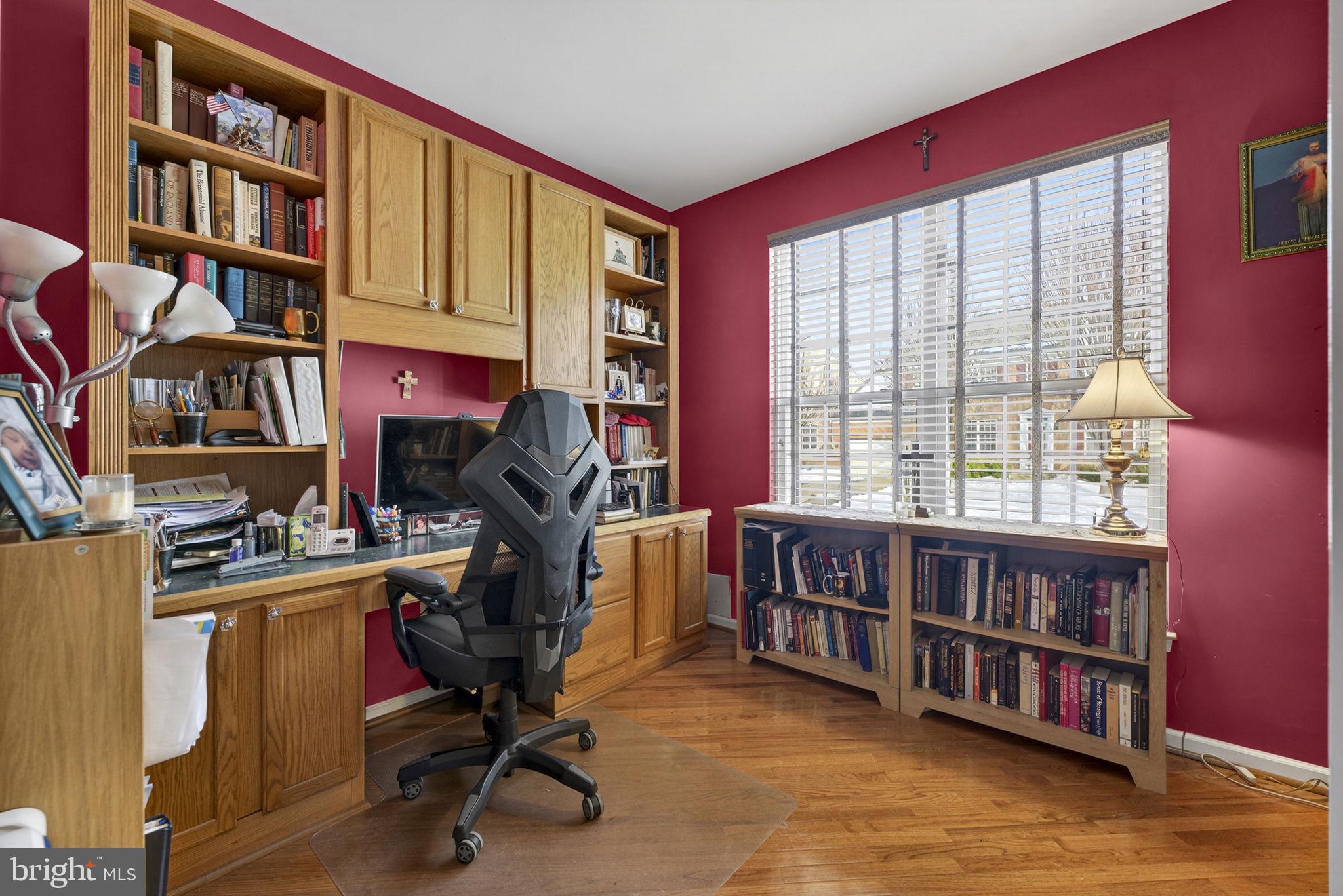 BROAD RUN OAKS - Residential