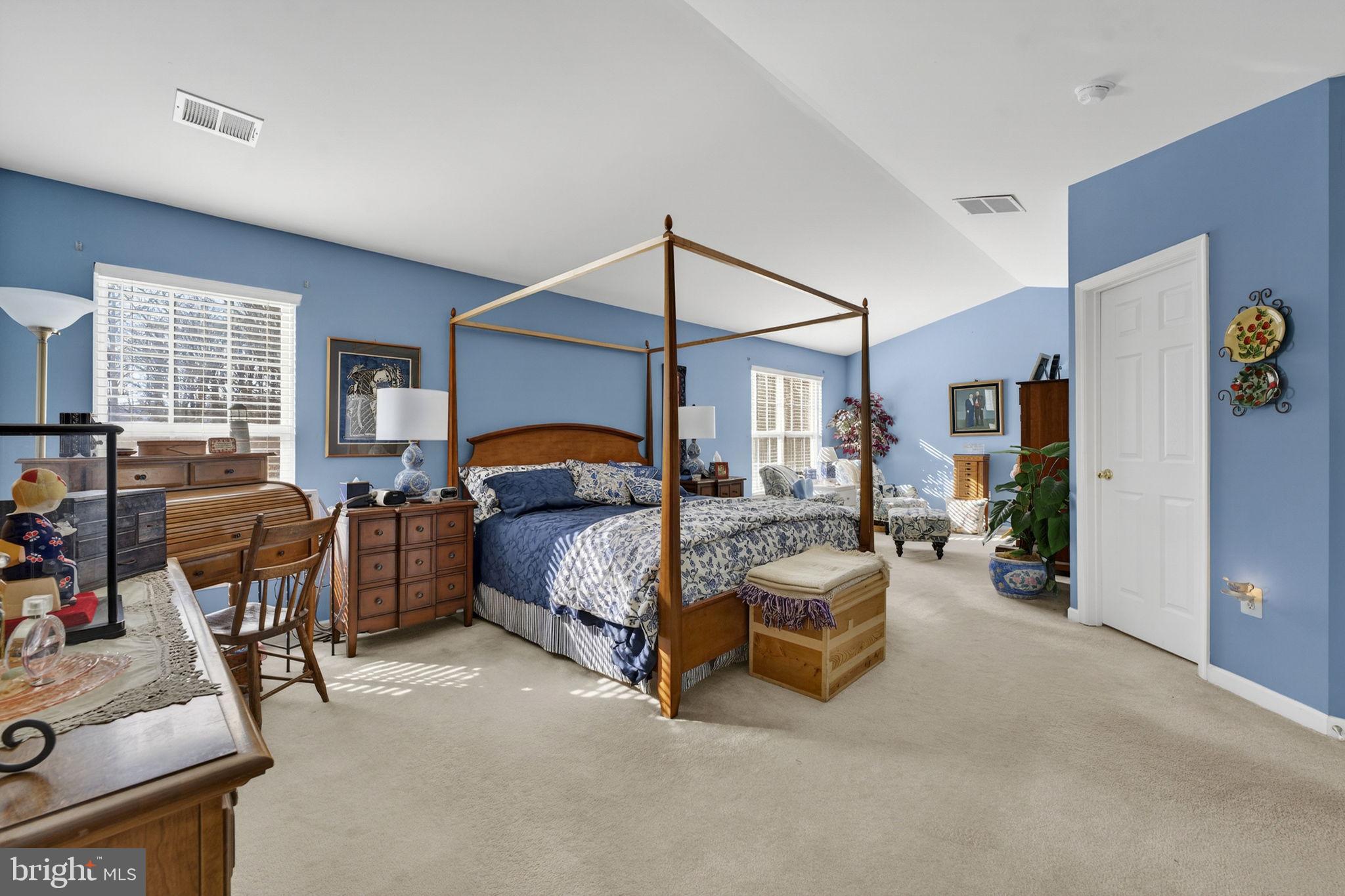 BROAD RUN OAKS - Residential