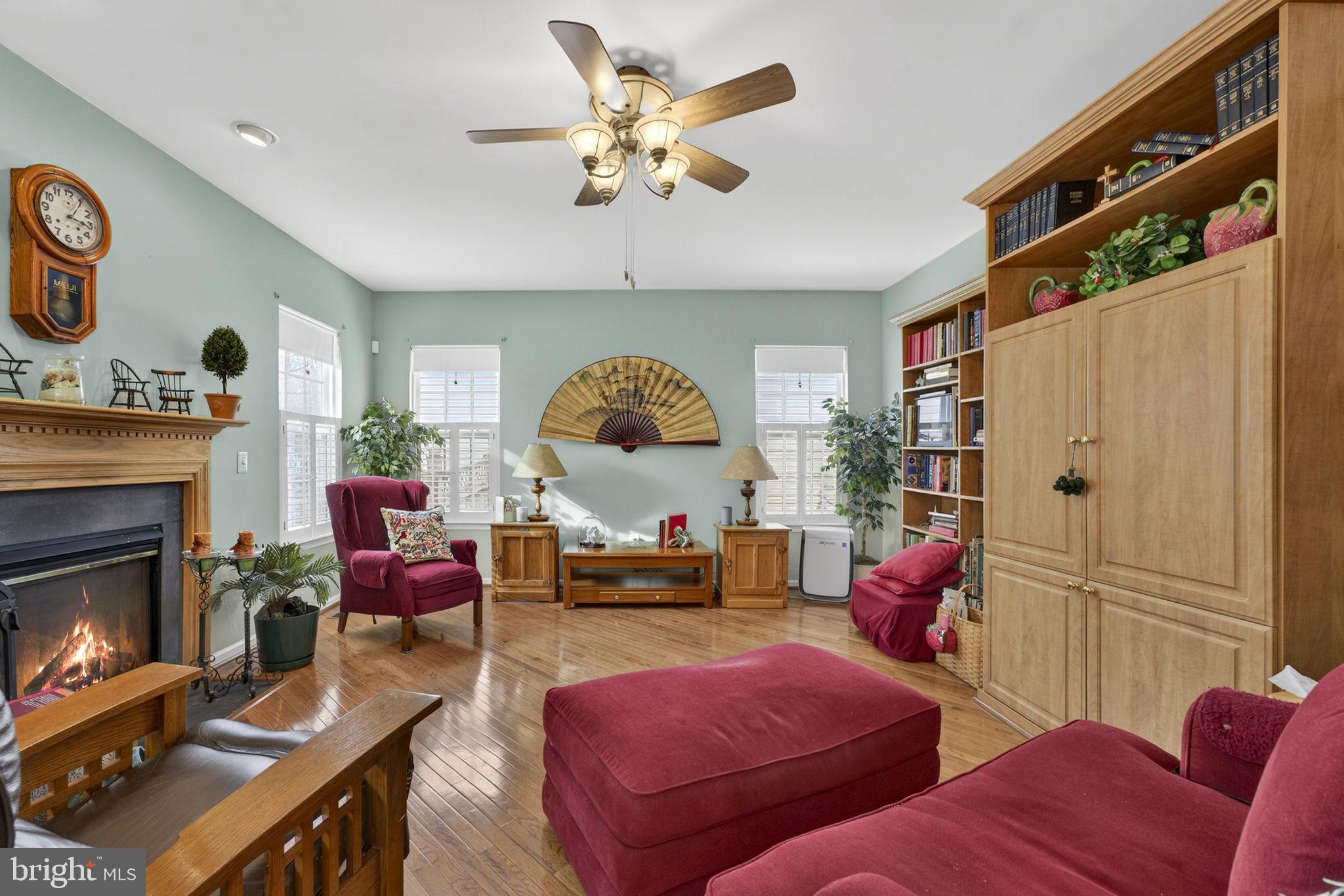 BROAD RUN OAKS - Residential