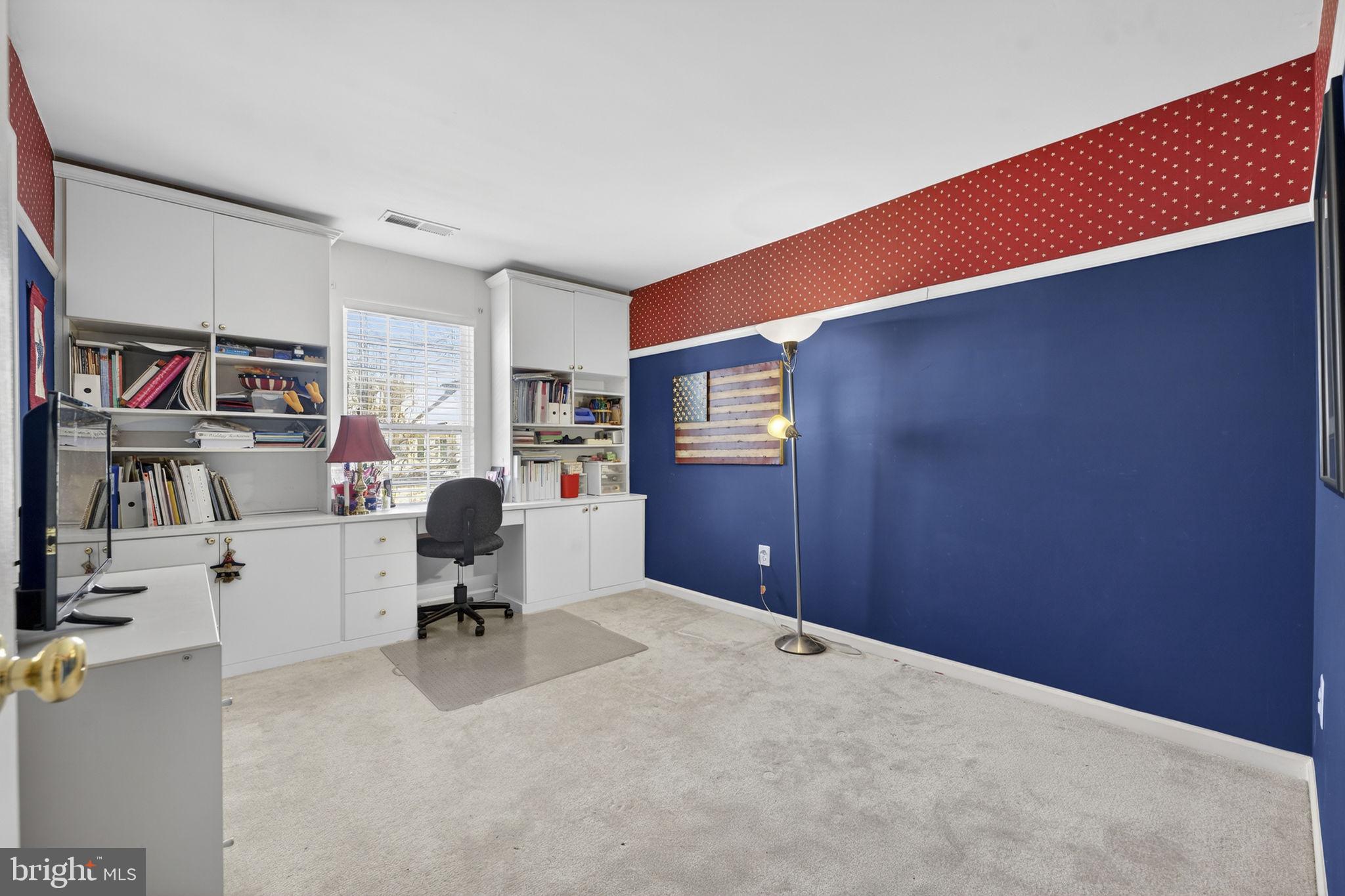 BROAD RUN OAKS - Residential