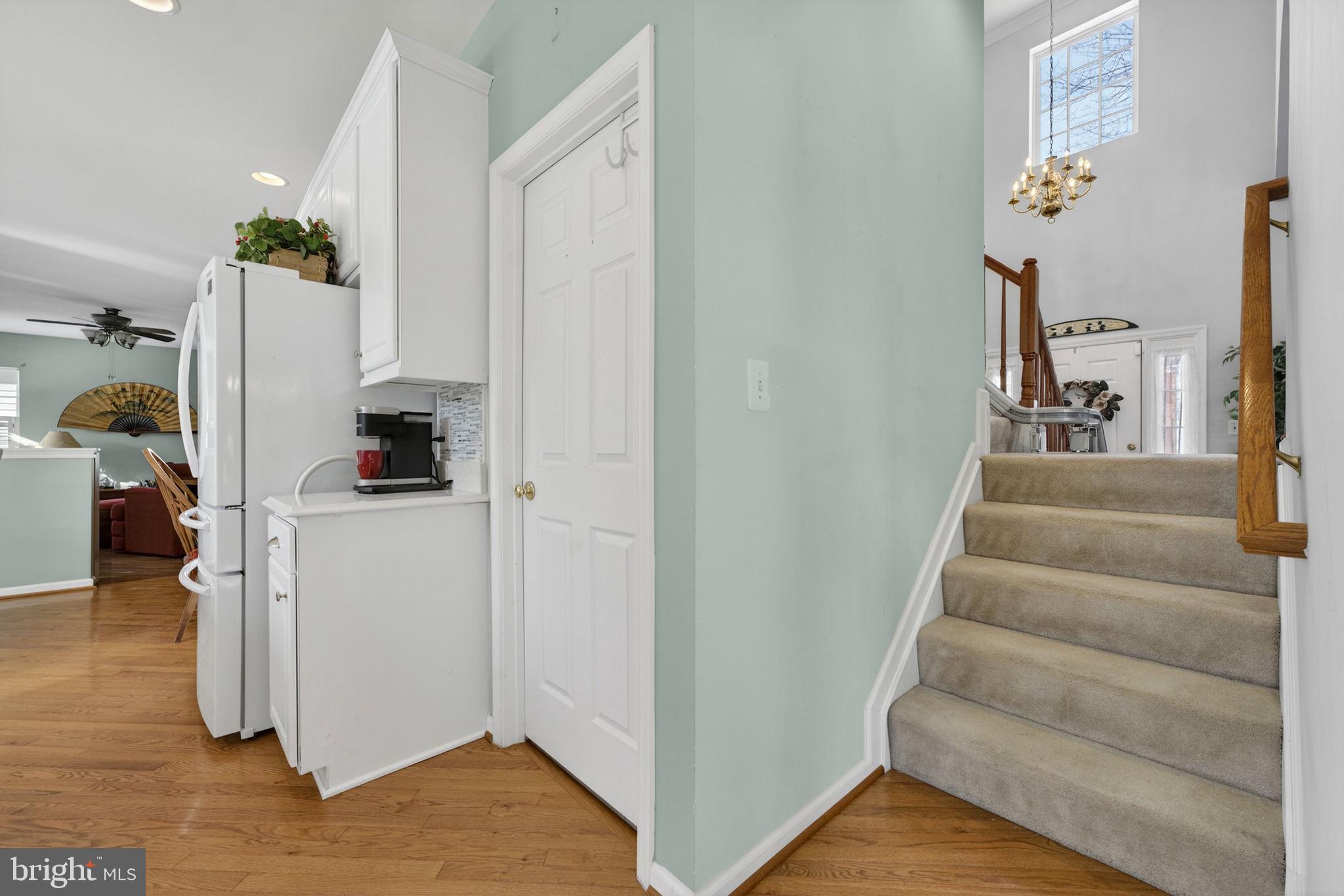 BROAD RUN OAKS - Residential