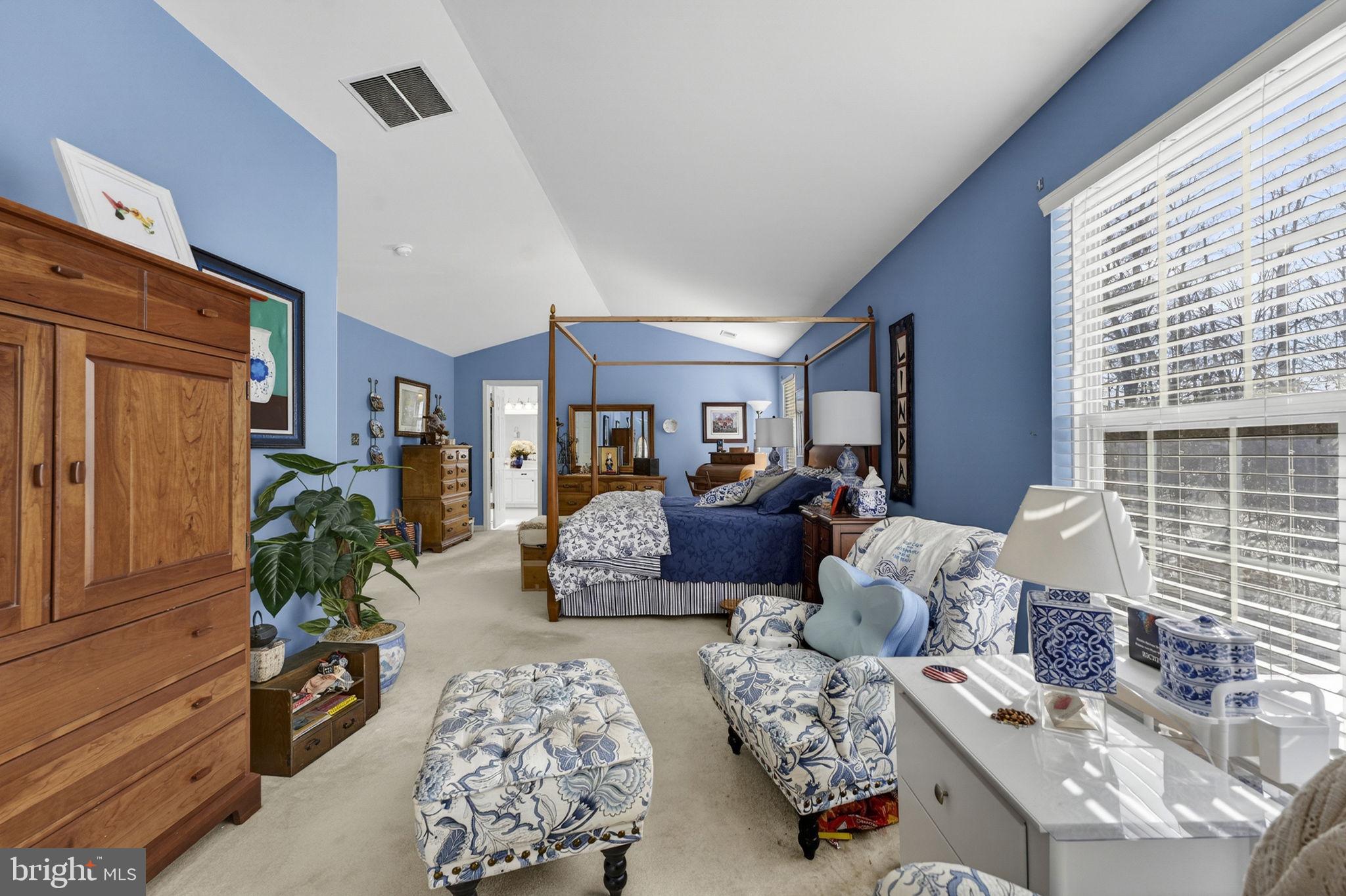 BROAD RUN OAKS - Residential