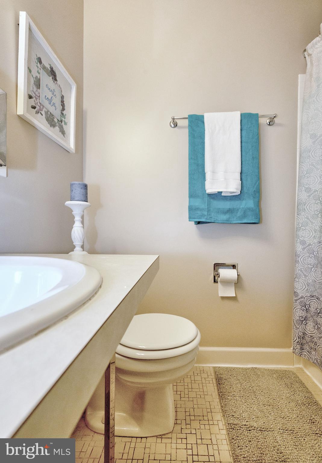 SHADY GROVE VILLAGE - Residential