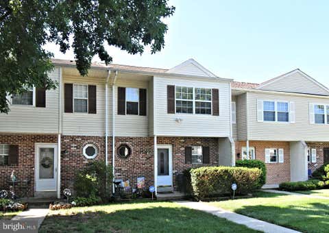 Townhouse For Sale - 256 Carlyn Court<br/> DOWNINGTOWN, PA 19335