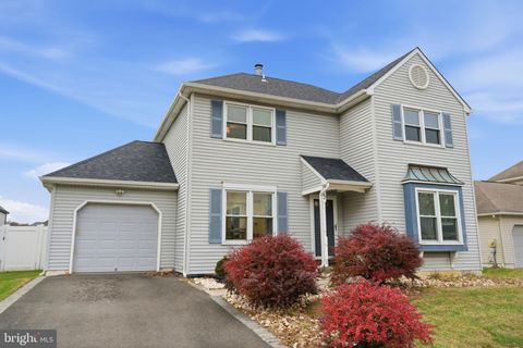 5 FOXFERN DRIVE FAIRLESS HILLS PA 19030