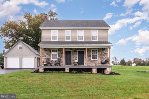 952 BIG MOUNT ROAD THOMASVILLE PA 17364