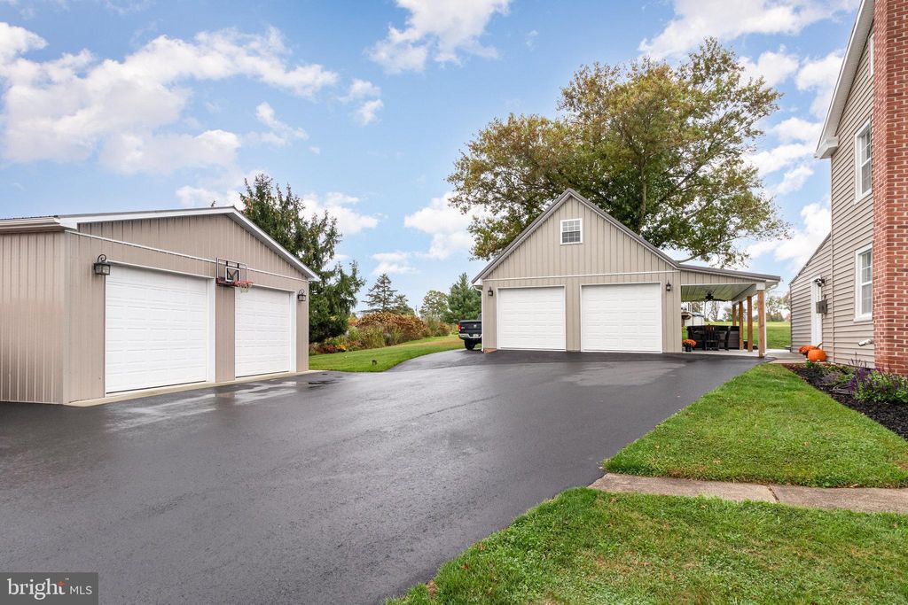 Photo of 952 Big Mount Road, THOMASVILLE, PA 17364 (MLS # PAYK2091714)