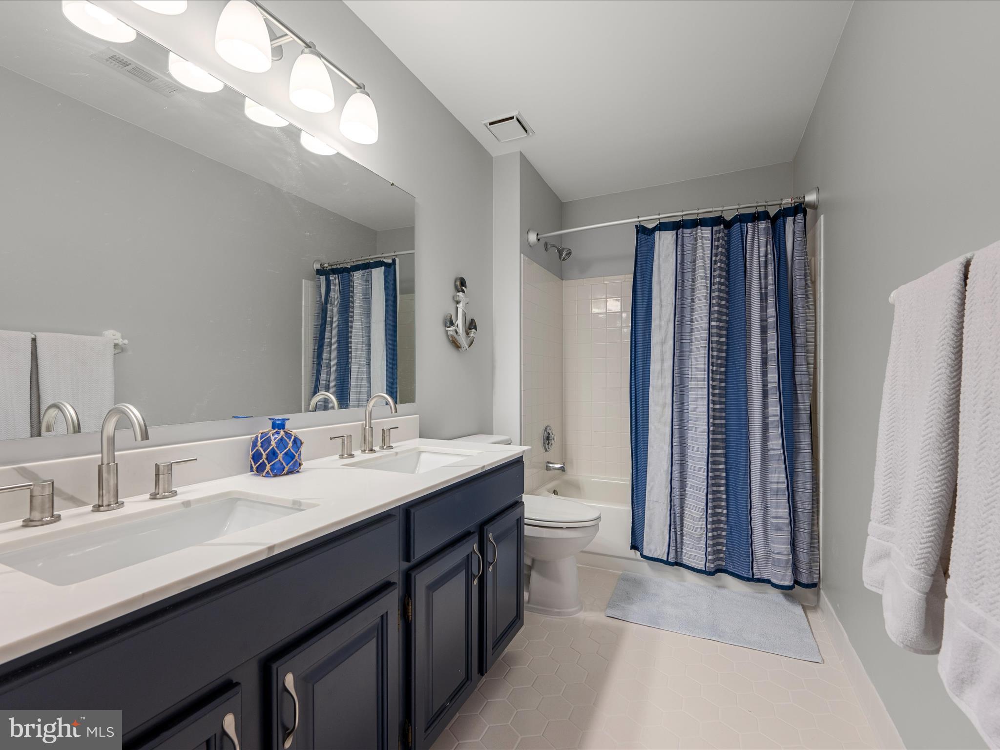 POTOMAC LAKES - Residential