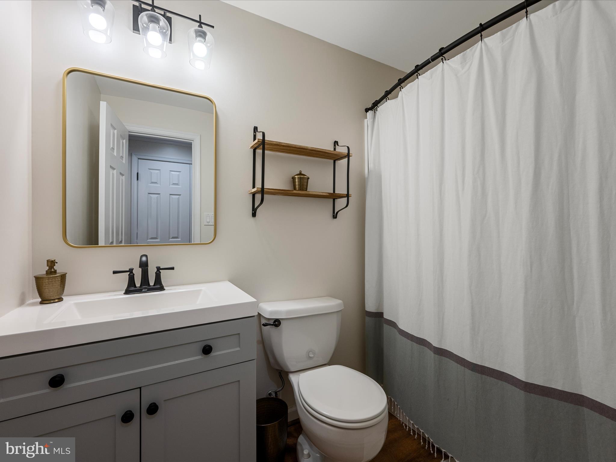 POTOMAC LAKES - Residential