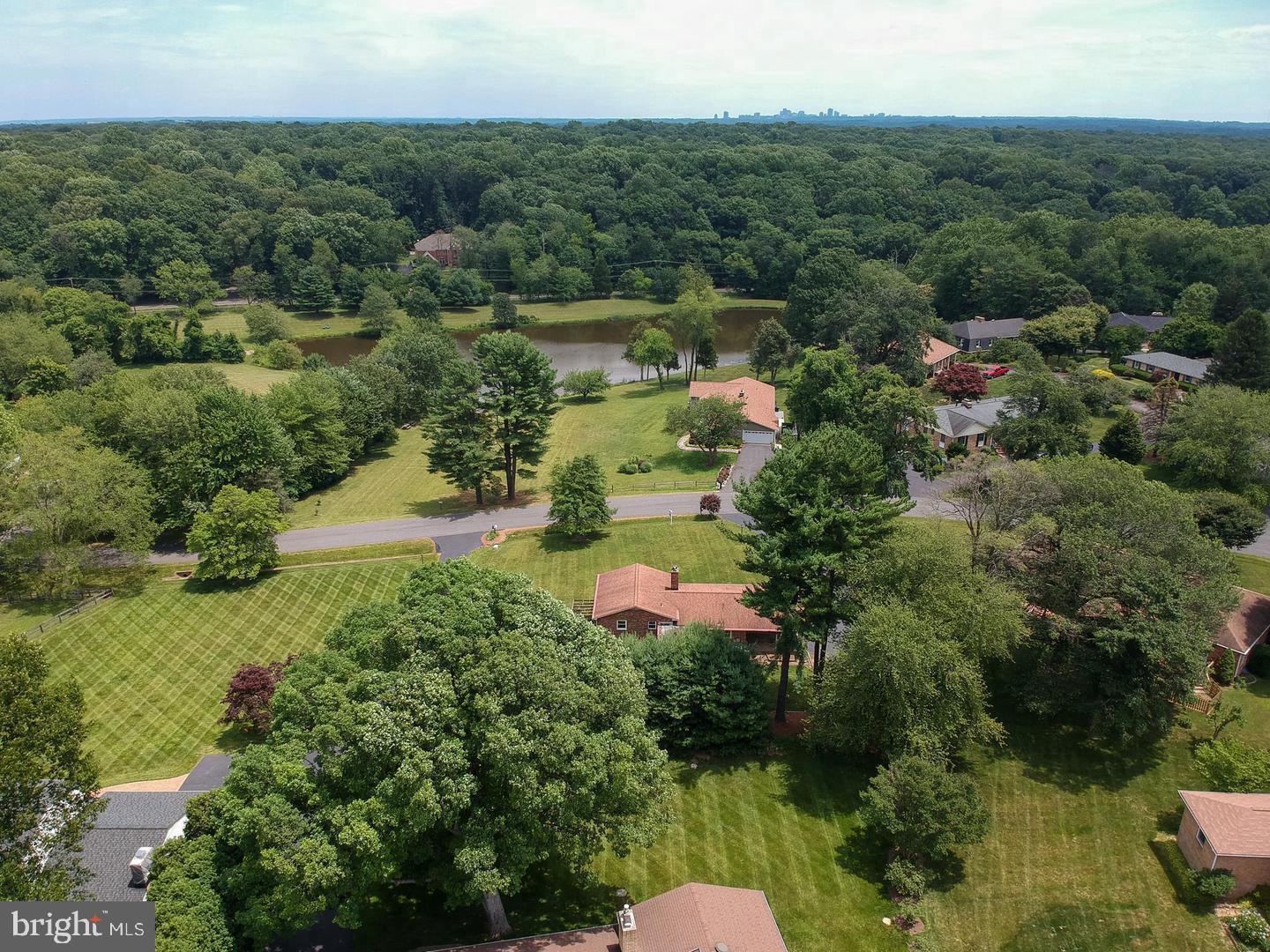 MONEYS CORNER - Residential