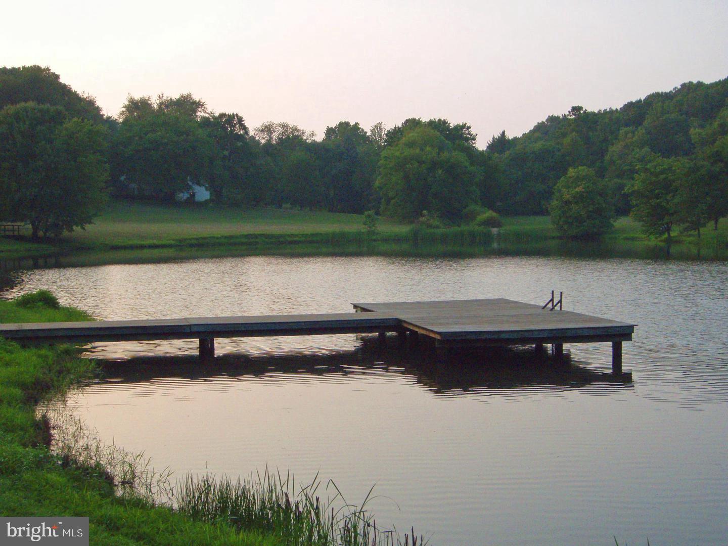 MONEYS CORNER - Residential