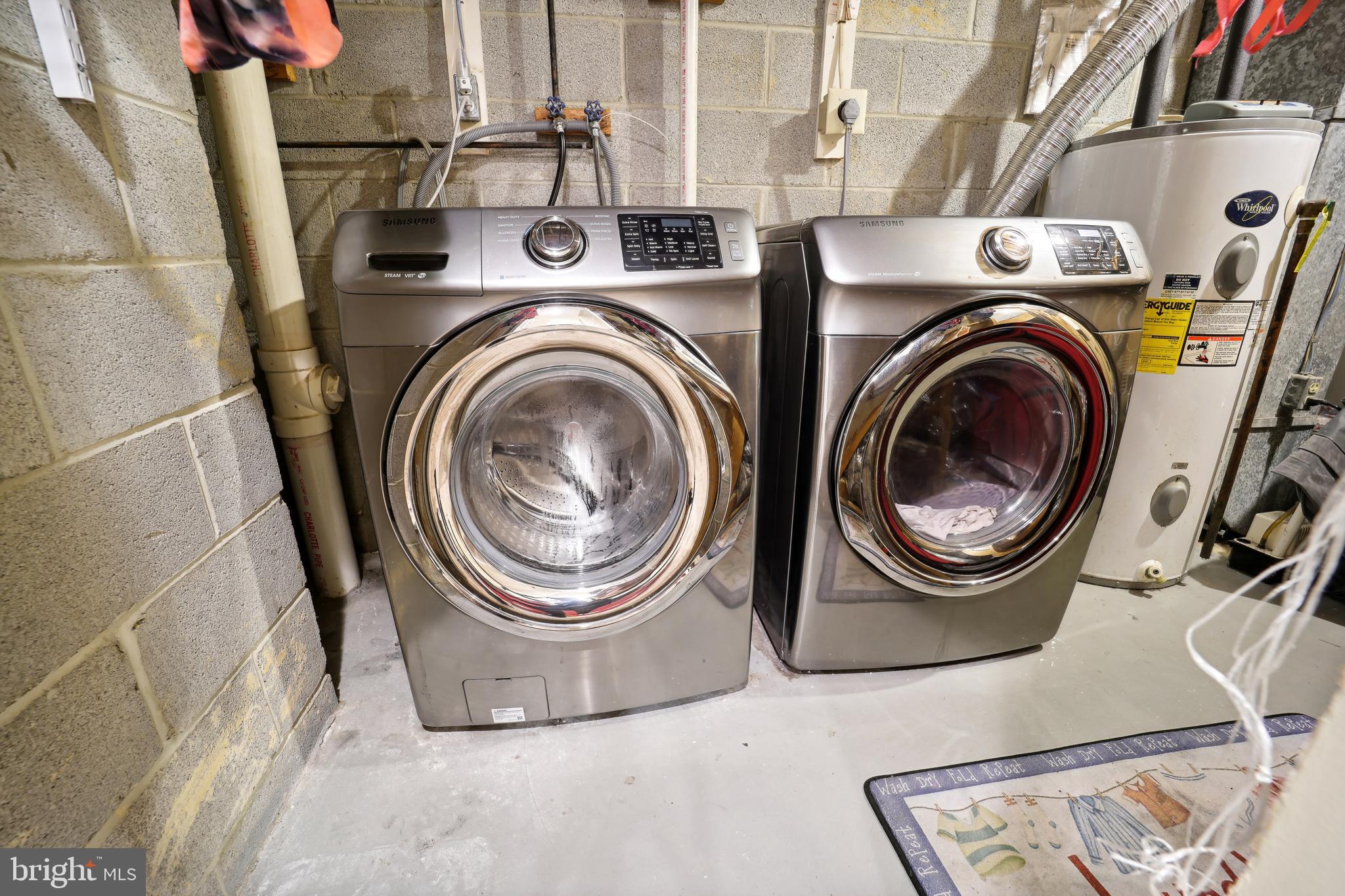 FOX RUN ESTATES - Residential