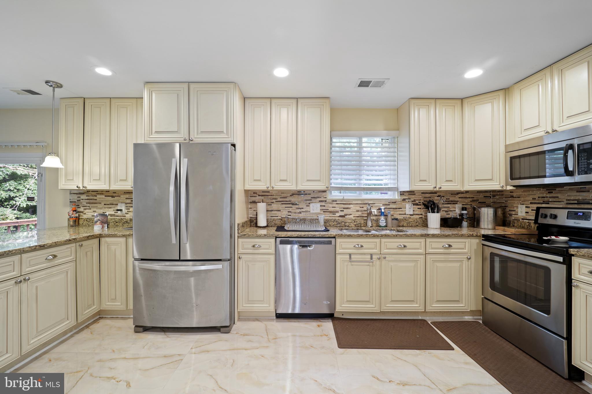 FOX RUN ESTATES - Residential