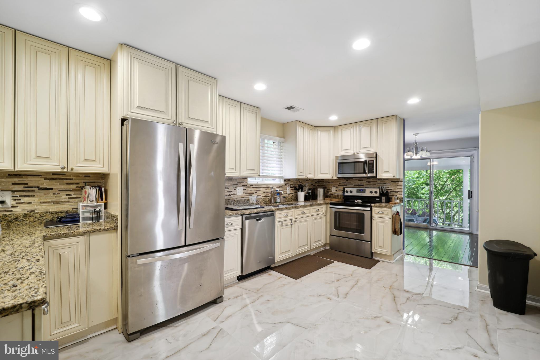 FOX RUN ESTATES - Residential