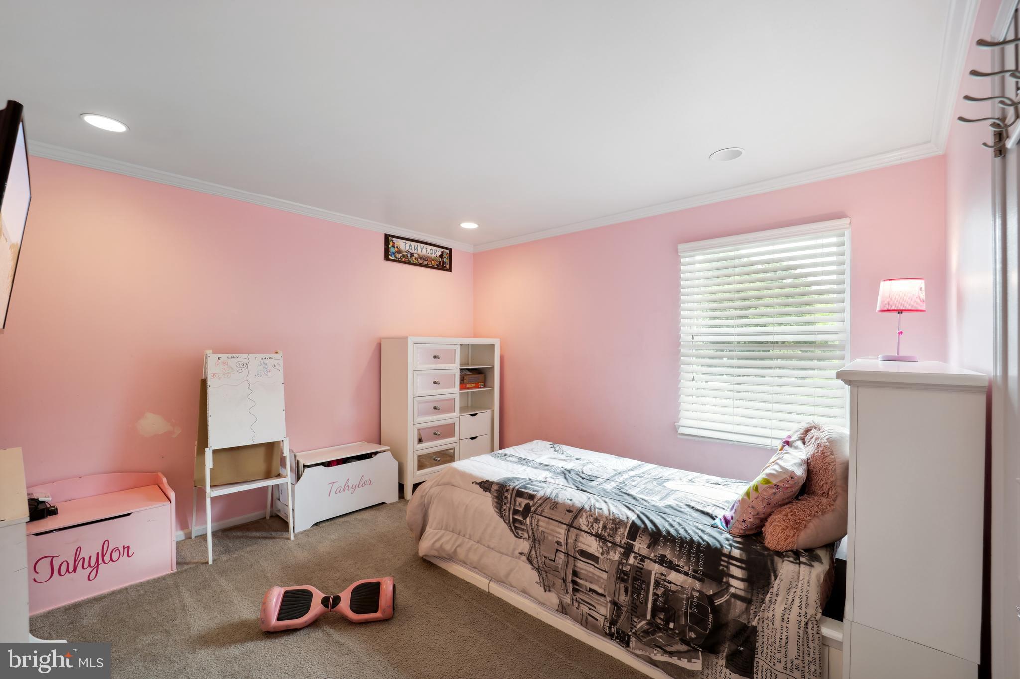 FOX RUN ESTATES - Residential